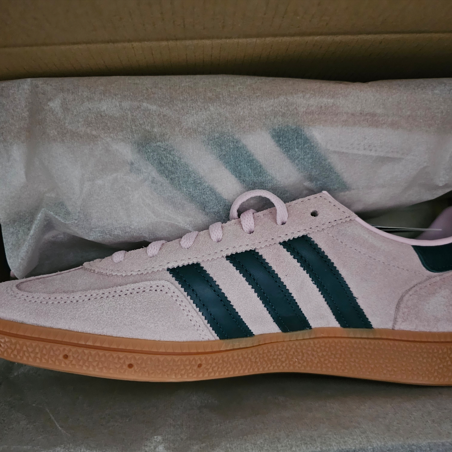 (W) Adidas Spezial Handball Clear Pink 착용 스타일