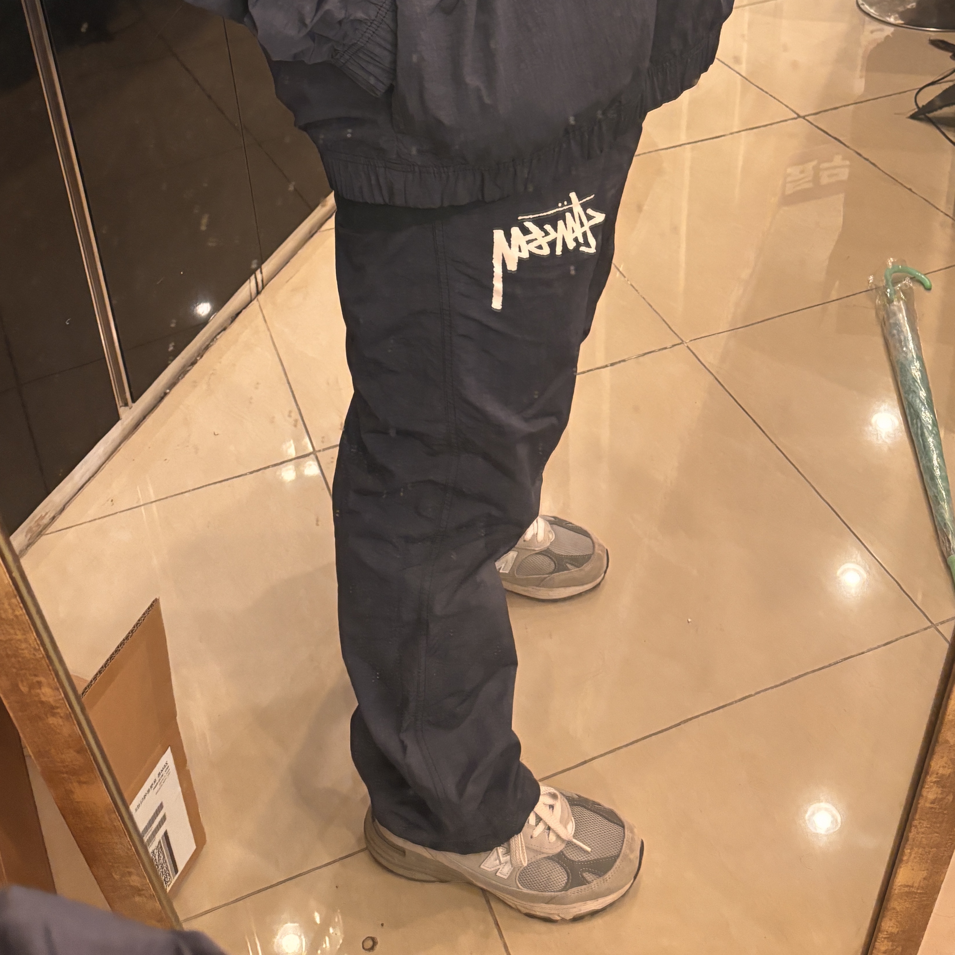 Nike x Stussy Reversible Jacket Black (FJ9153-010), Nike x Stussy Shorts Black (FJ9167-010) 착용 스타일 - 4