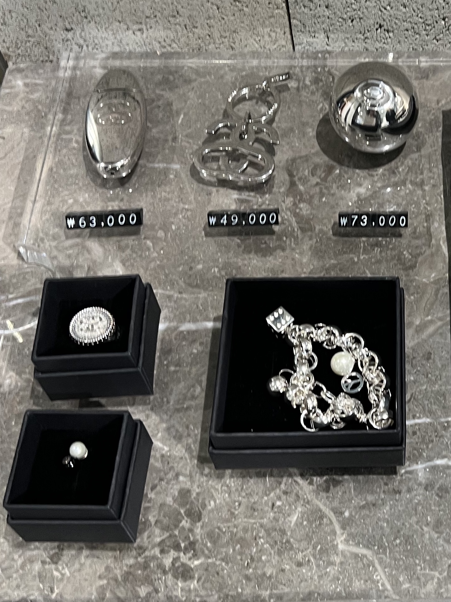 Stussy Sovereign Ring Sterling Silver, Stussy 8 Ball Earring Sterling Silver 착용 스타일