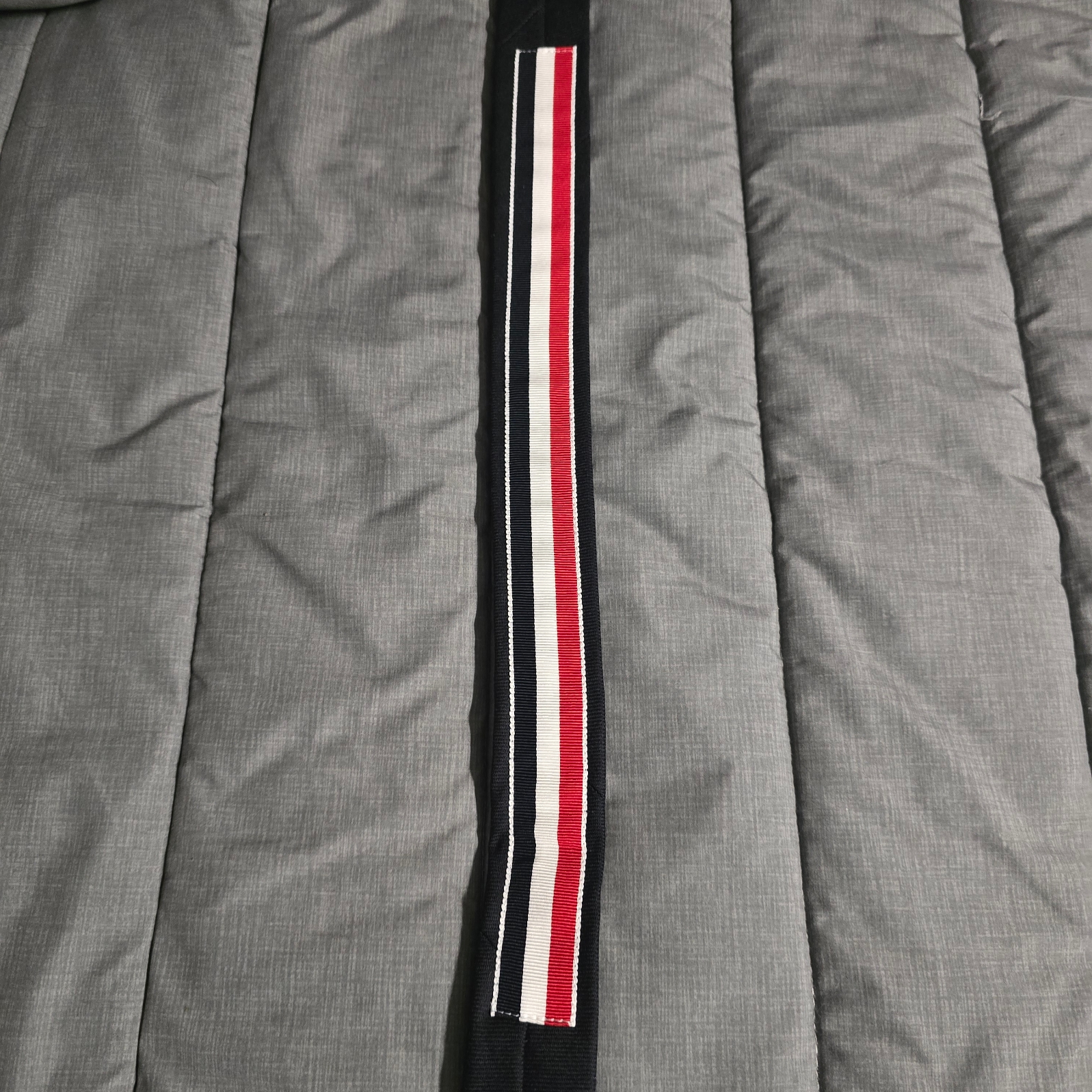Thom Browne Engineered Stripe Necktie in Wool Navy 착용 스타일 - 2