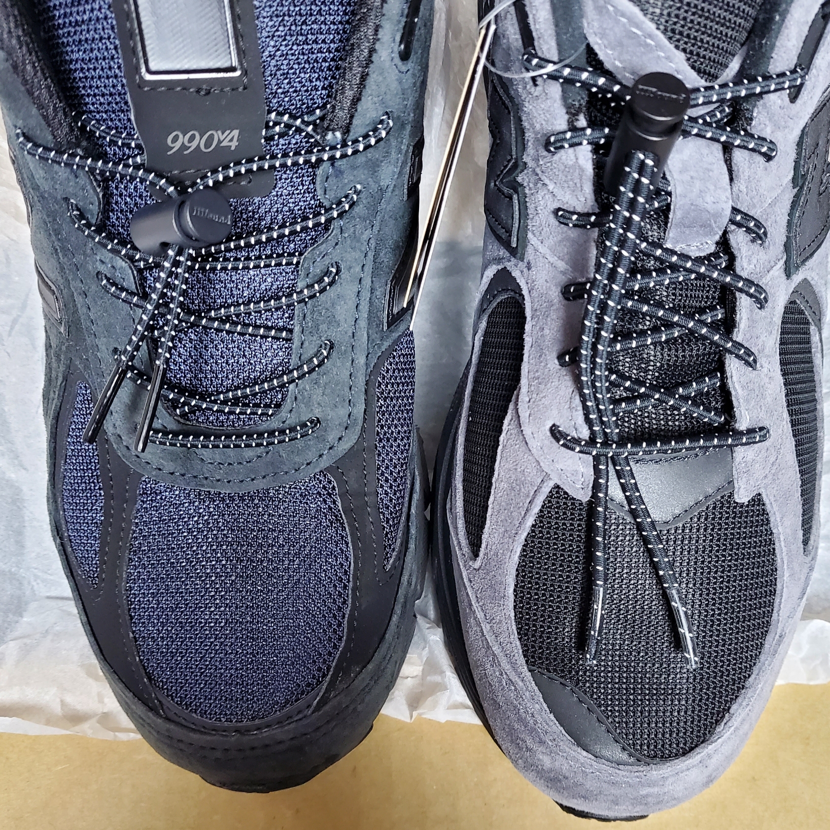 New Balance x JJJJound 2002R Gore-Tex Charcoal, New Balance x JJJJound 990v4 Navy 착용 스타일 - 1