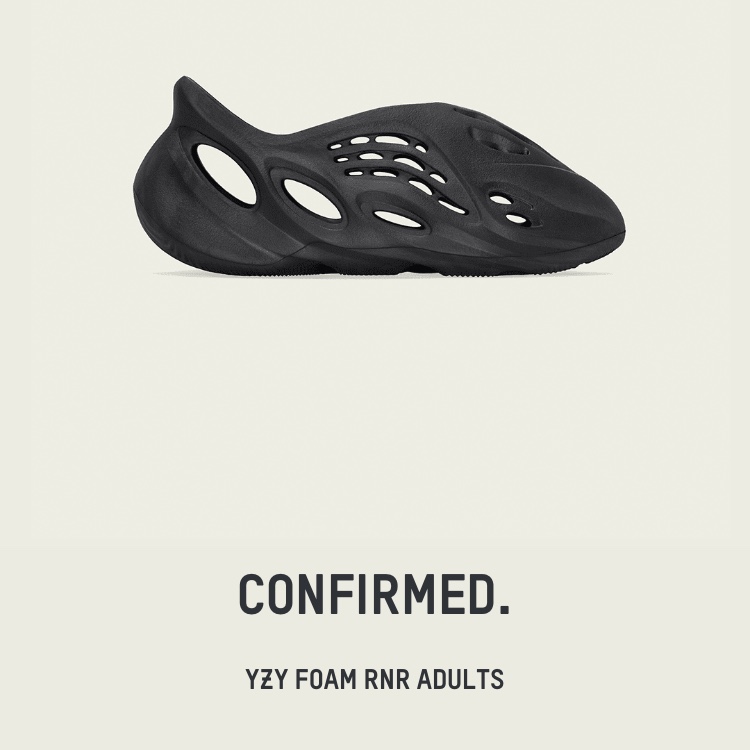 Adidas Yeezy Foam RNNR Onyx 착용 스타일