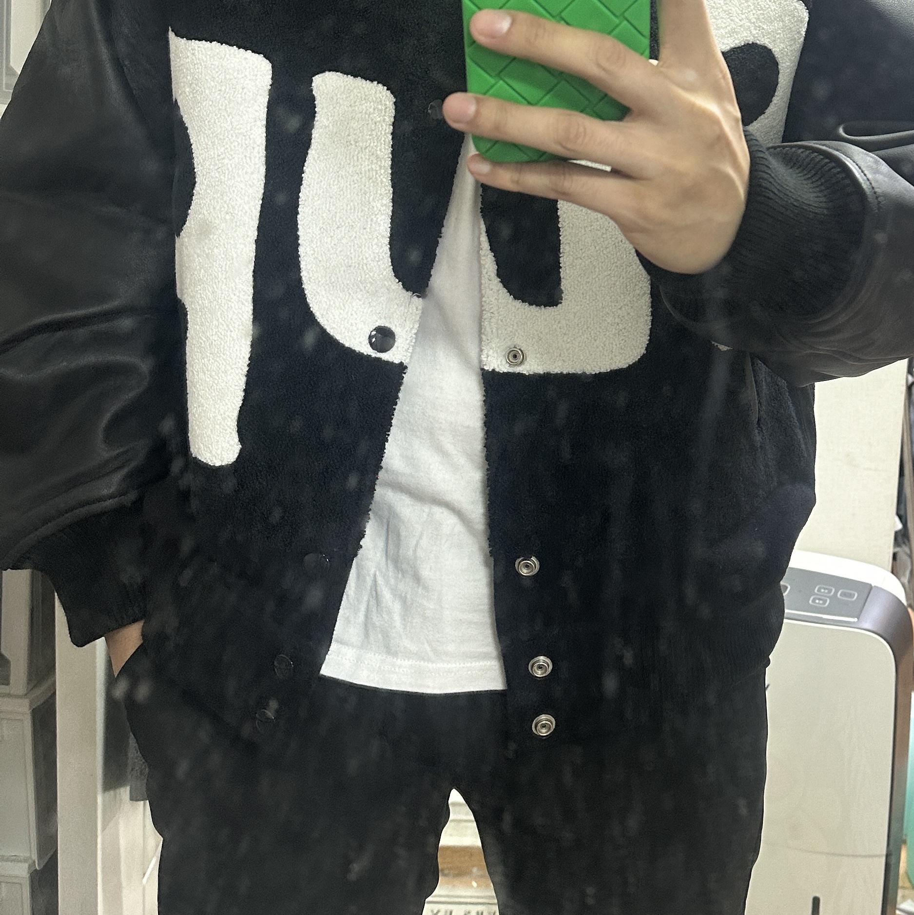 Supreme Big Logo Chenille Varsity Jacket Black - 24SS 착용 스타일