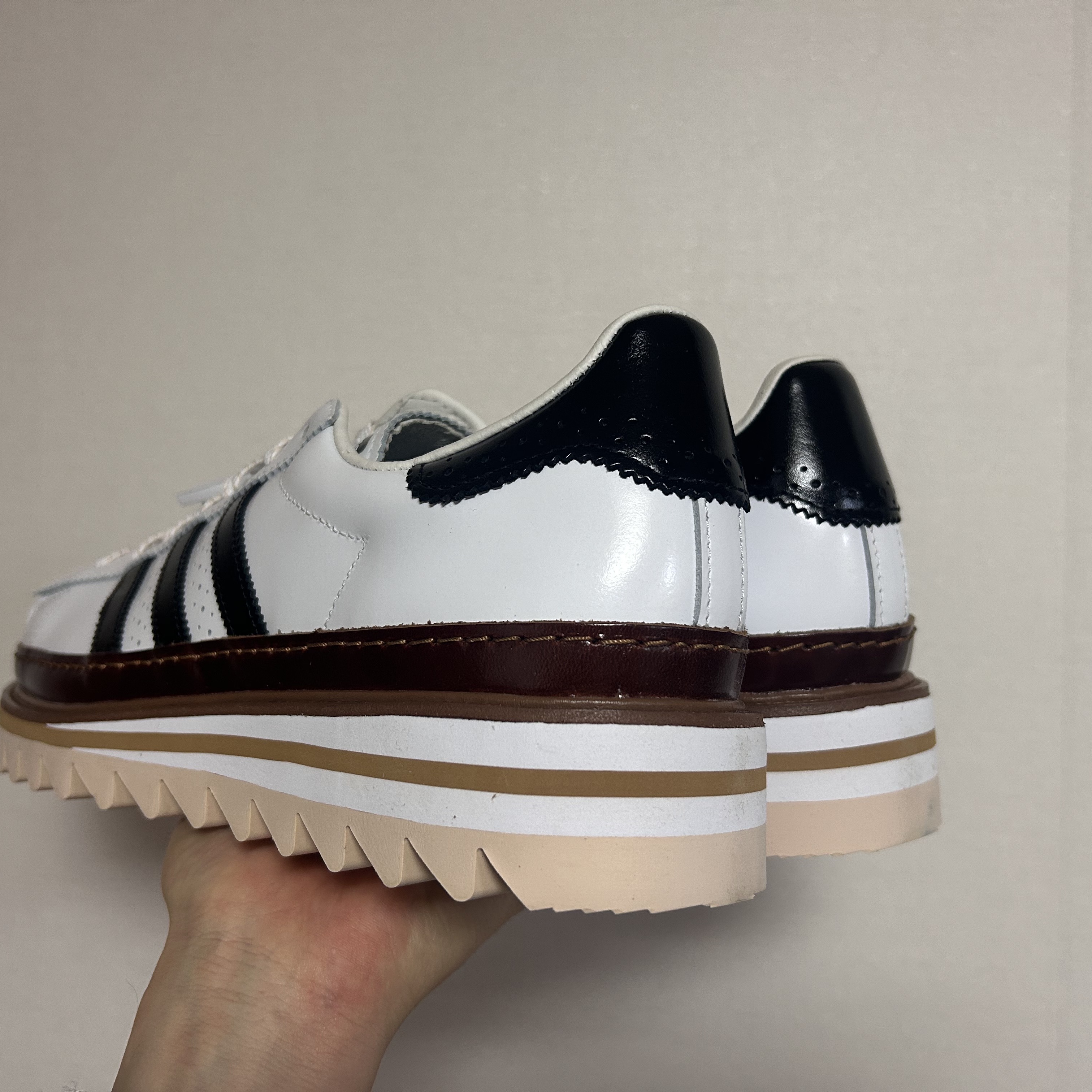 Adidas x Clot Superstar Cloud White Core Black 착용 스타일 - 3