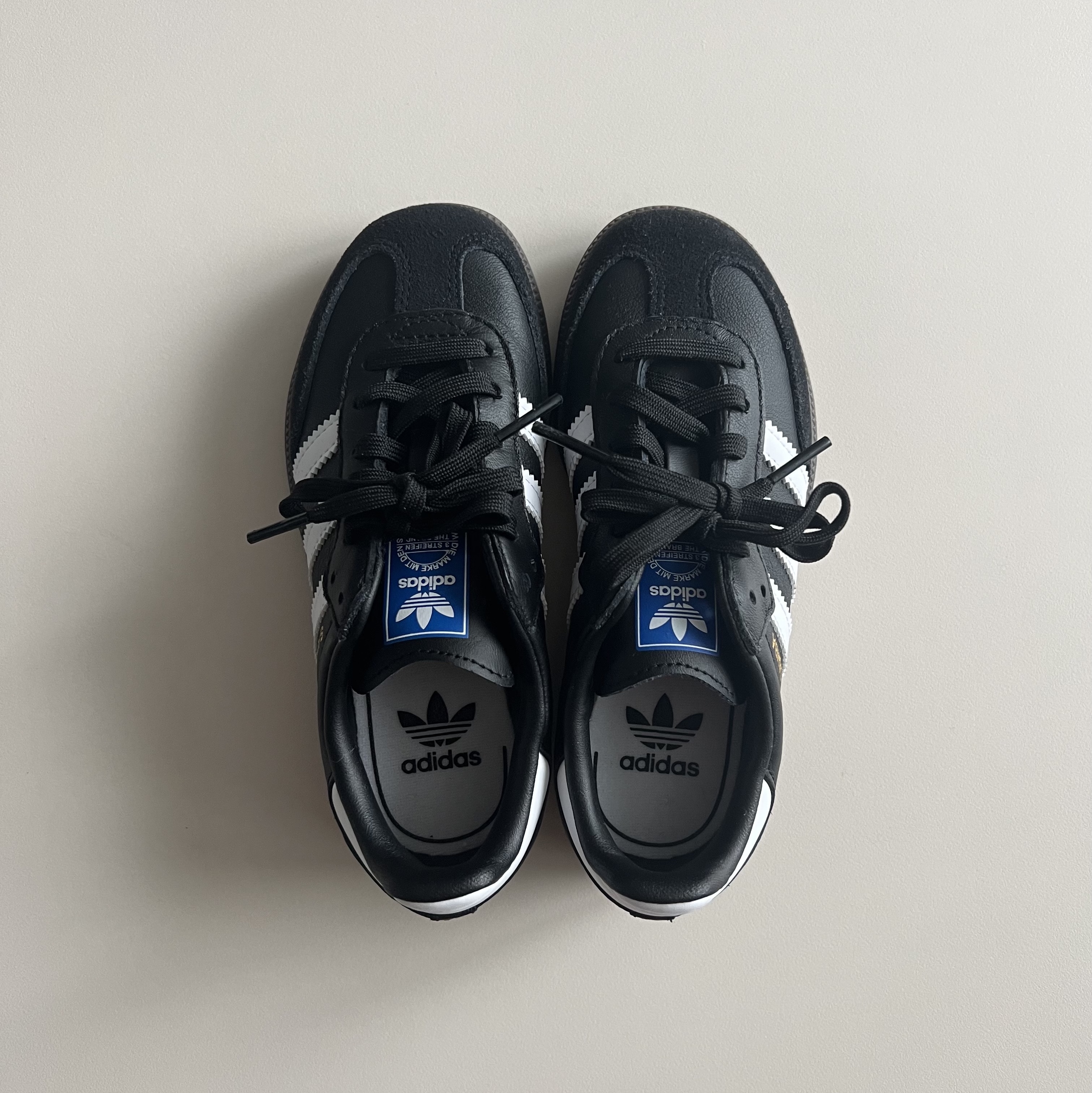 (C) Adidas Samba OG Cloud Black Core White, Adidas Samba OG Black White Gum 착용 스타일