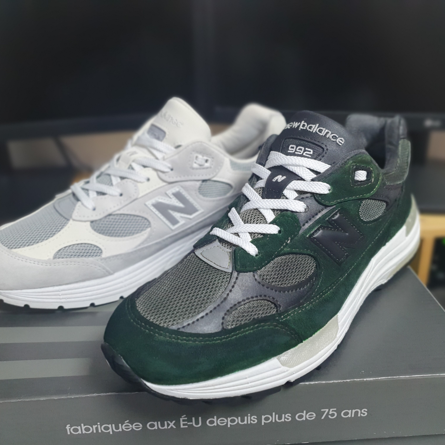 New Balance x JJJJound 992 Made in USA Mossy Green, New Balance 992 Made in USA White Silver 착용 스타일 - 1