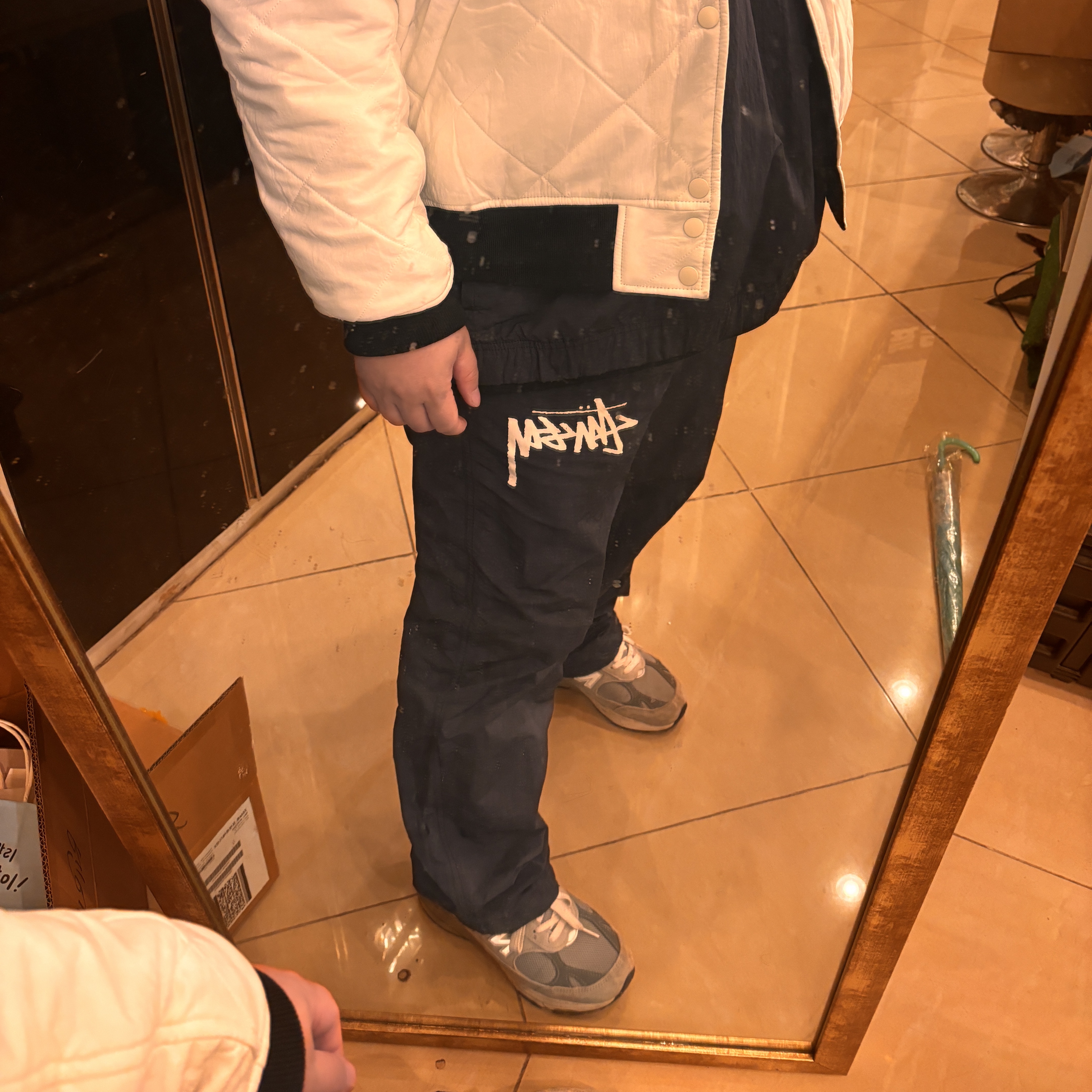 Nike x Stussy Reversible Jacket Black (FJ9153-010), Nike x Stussy Shorts Black (FJ9167-010) 착용 스타일 - 2