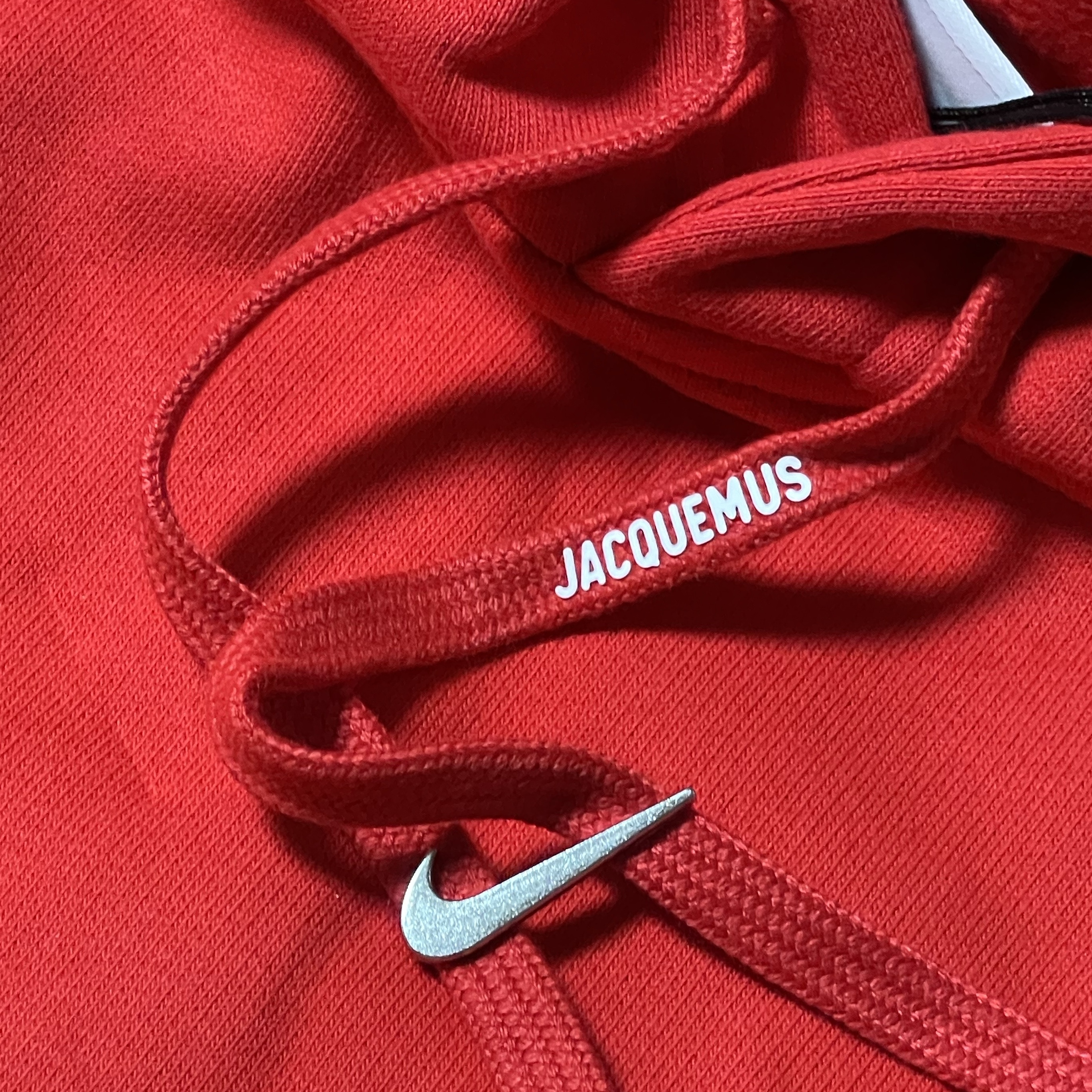 Nike x Jacquemus Swoosh Hoodie University Red - Asia 착용 스타일 - 1
