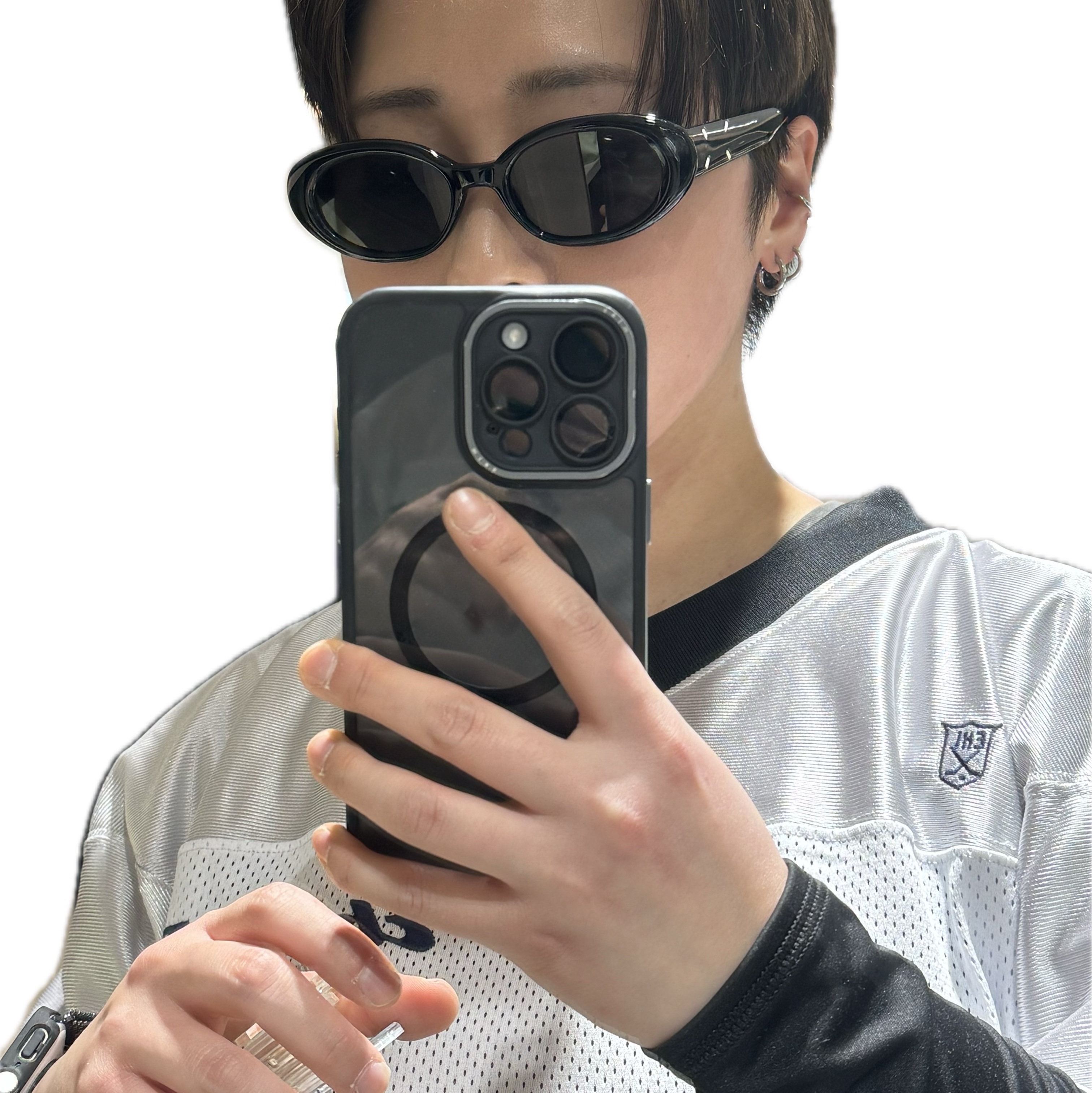 Gentle Monster x Maison Margiela MM107 Black Black 착용 스타일 - 1