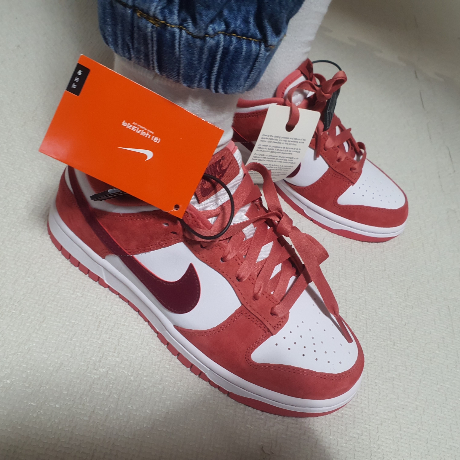 (W) Nike Dunk Low Valentine Day White Adobe 착용 스타일 - 1