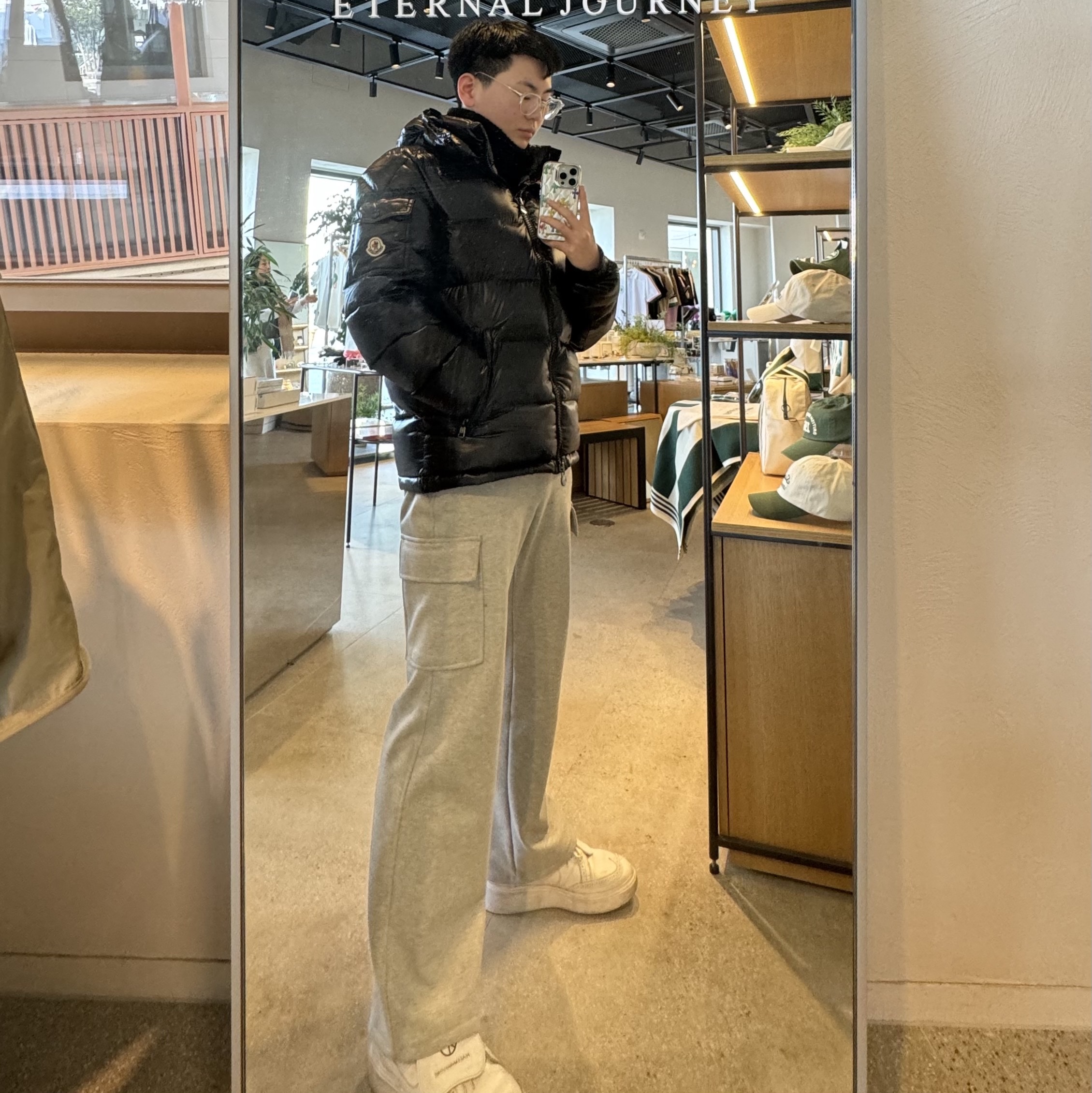 Moncler Maya Short Down Jacket Black - 23FW, Nike x Peaceminusone Kwondo1 White 착용 스타일