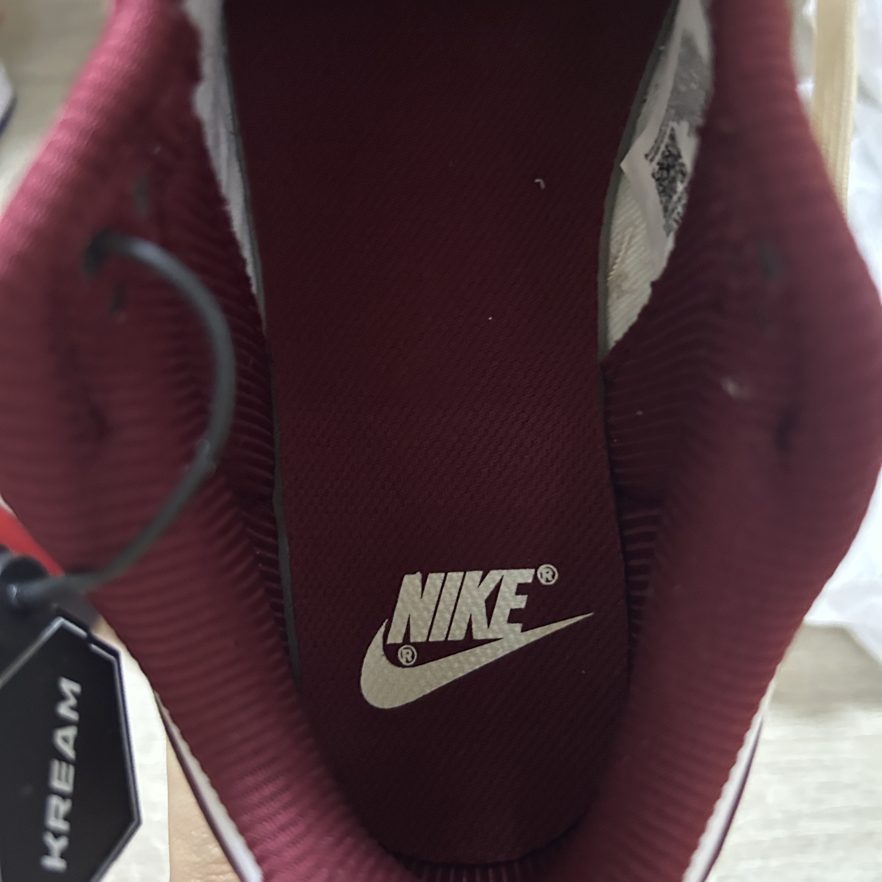 (W) Nike Dunk Low Retro PRM Team Red and White 착용 스타일 - 2