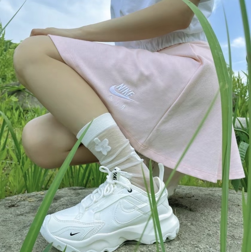 (W) Nike TC 7900 Summit White 착용 스타일