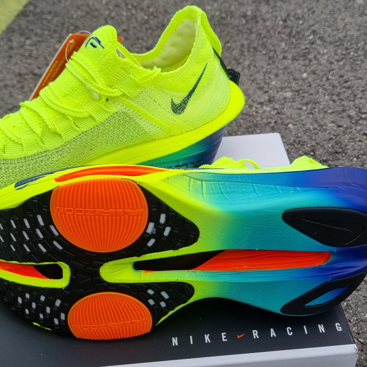Nike Air Zoom Alphafly Next% 3 Volt 착용 스타일 - 1