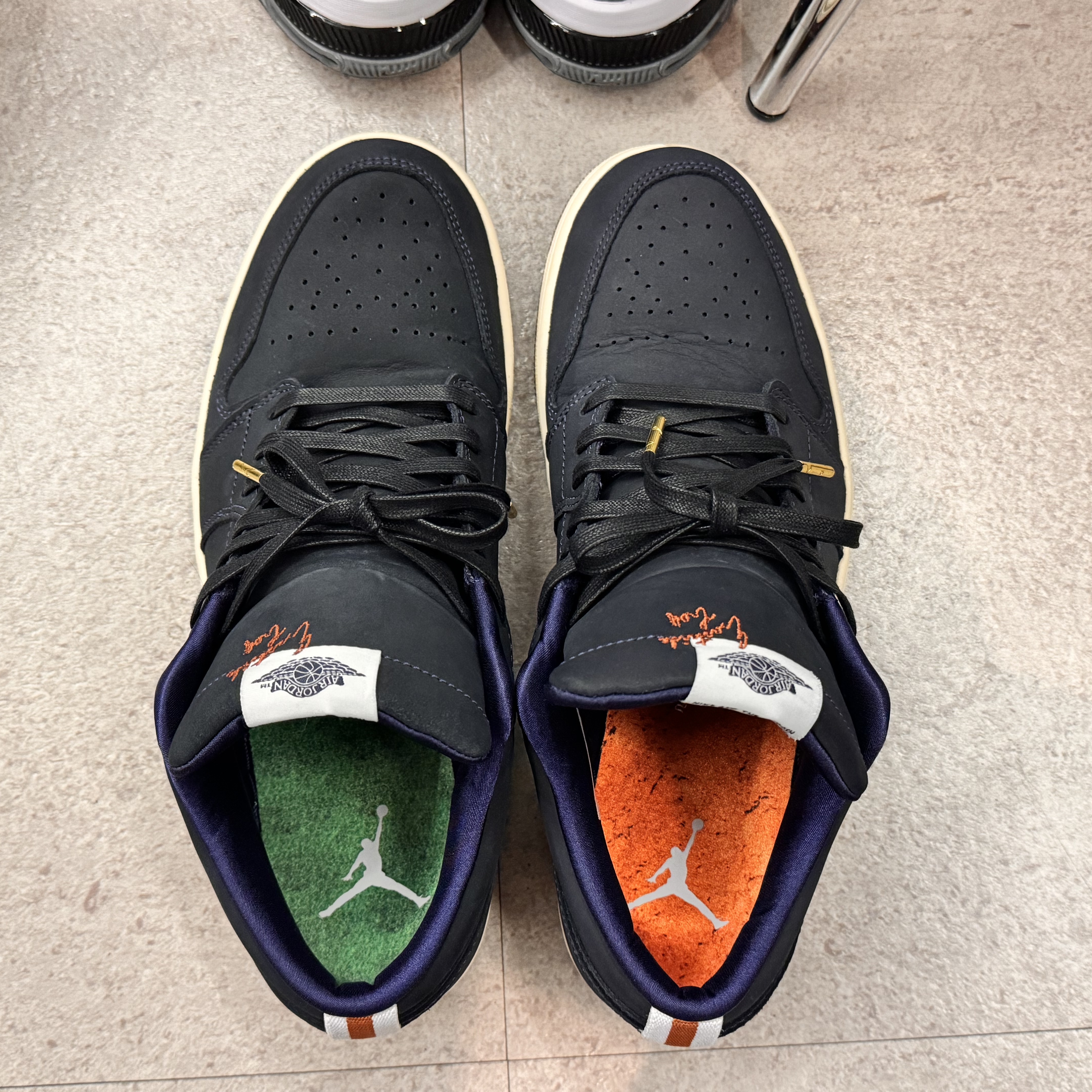 Jordan 1 x Eastside Golf Low Midnight Navy 착용 스타일 - 4