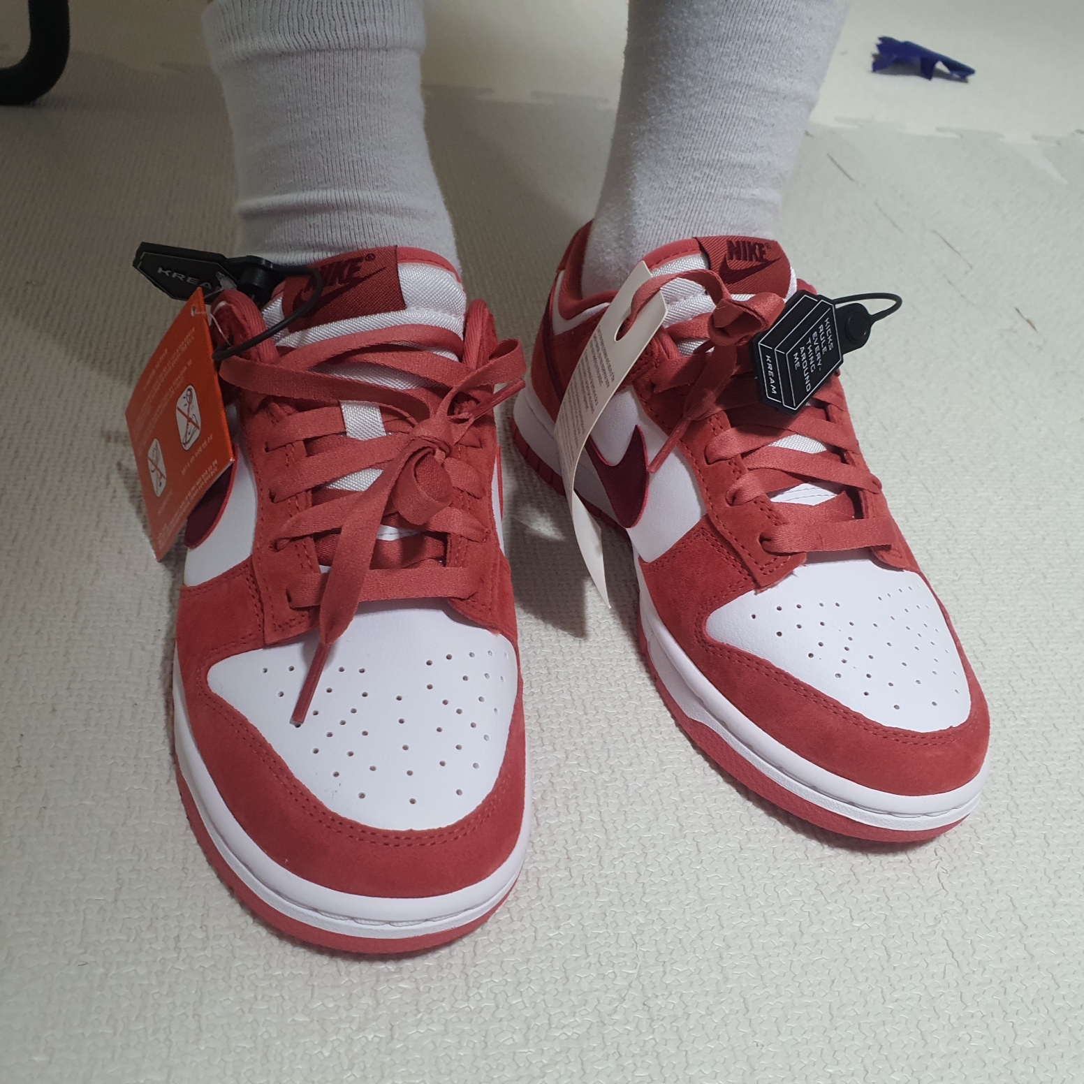 (W) Nike Dunk Low Valentine Day White Adobe 착용 스타일 - 2