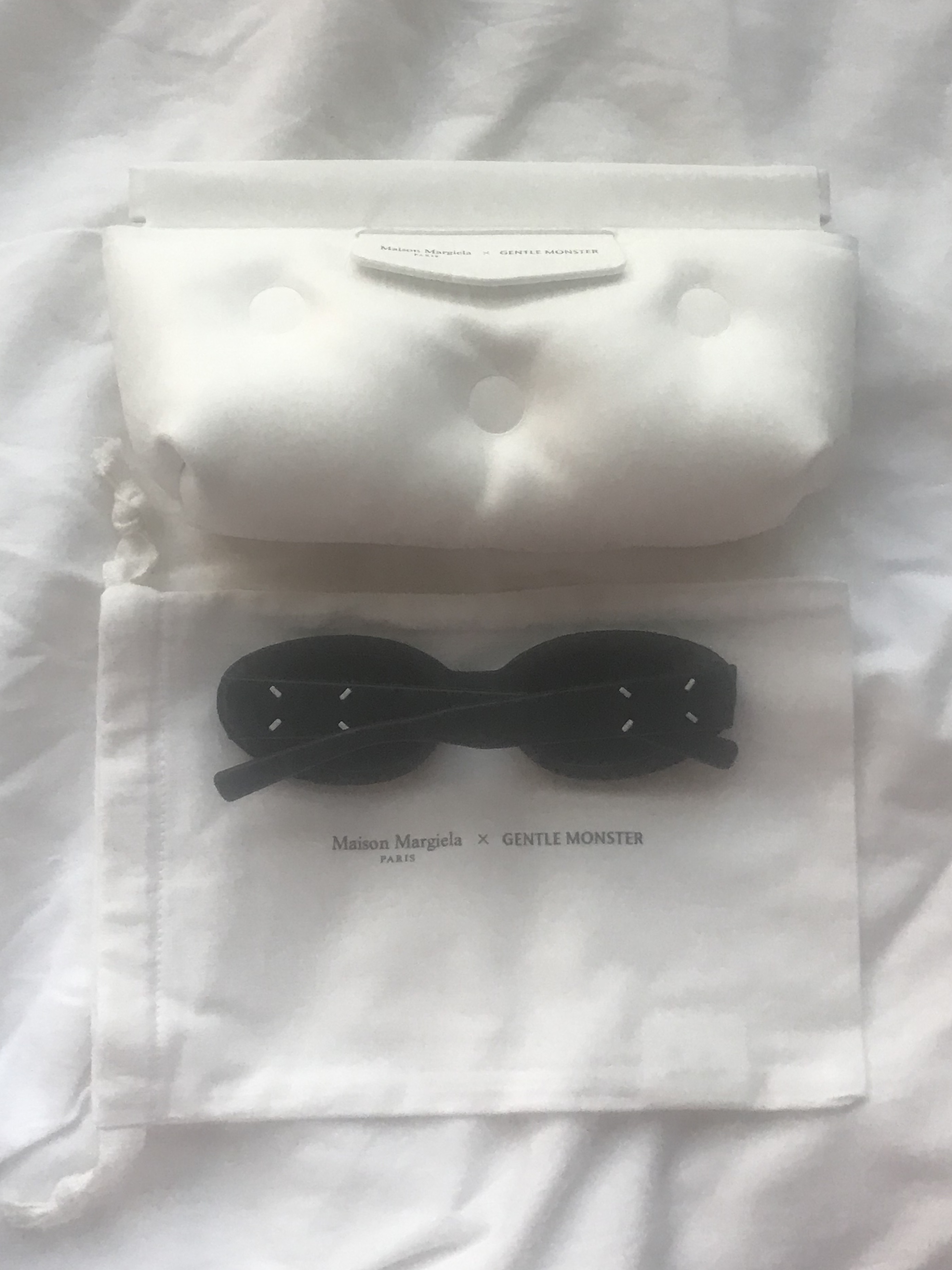 Gentle Monster x Maison Margiela MM107 Leather Black Black 착용 스타일