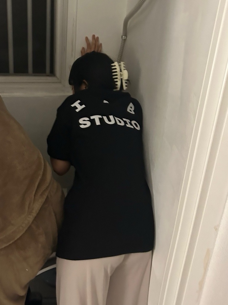 IAB Studio 10th Anniversary T-Shirts Pack White & Black (2 Pack), IAB Studio 10th Anniversary T-Shirt White 착용 스타일 - 3