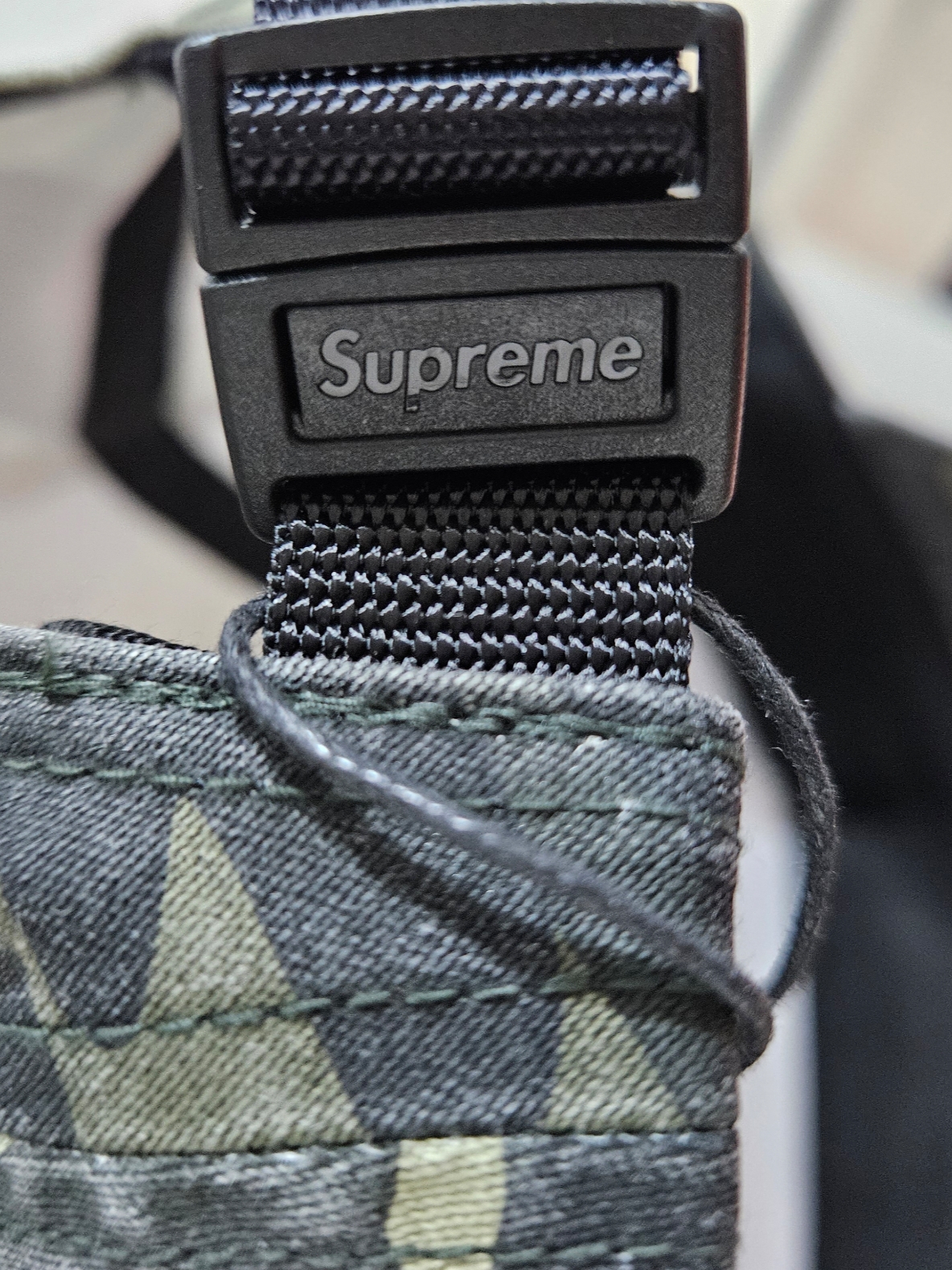 Supreme Military Camp Cap Olive Camo - 23SS, Supreme Cracked Arc S/S Top Olive - 24SS 착용 스타일 - 4
