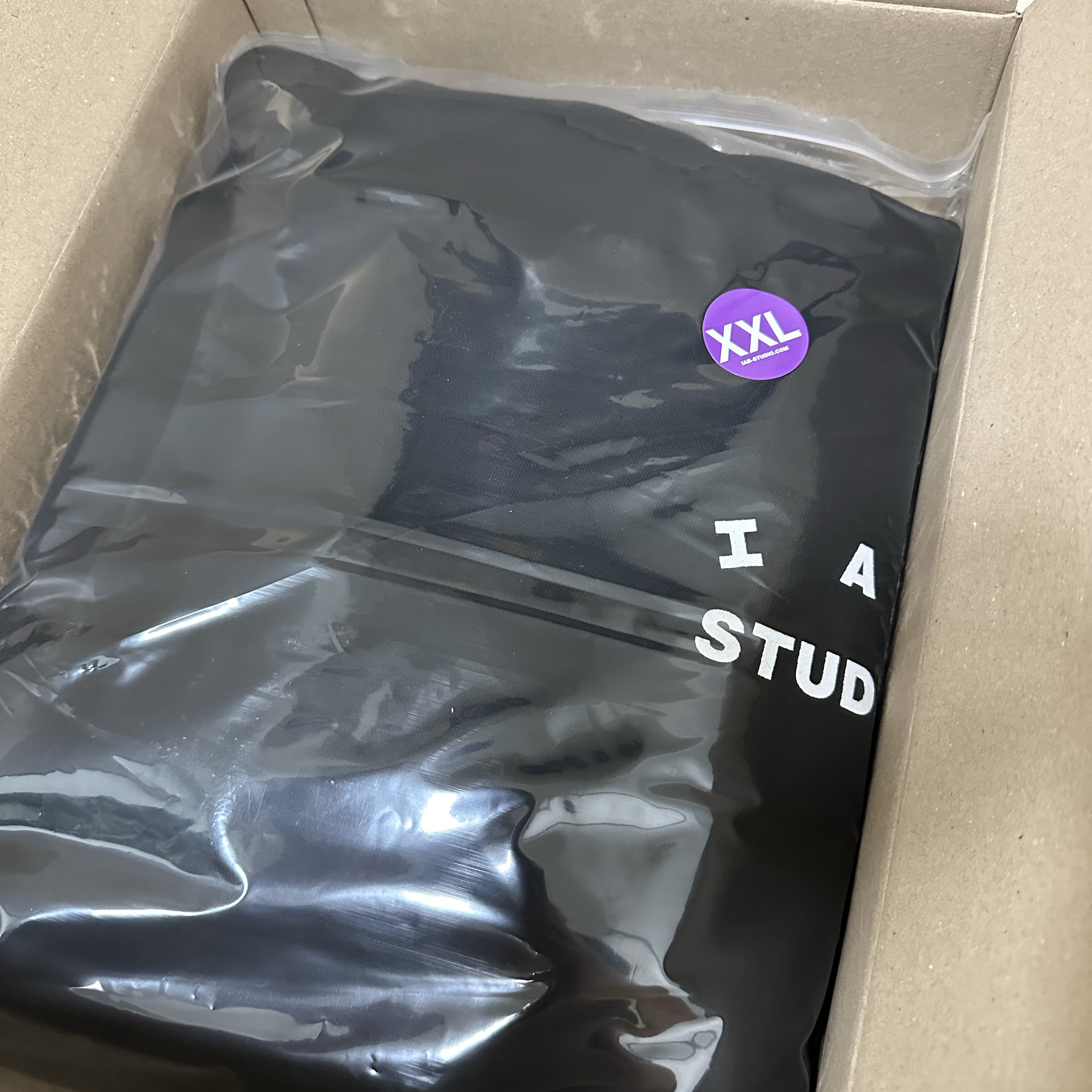 IAB Studio Hoodie Black 착용 스타일