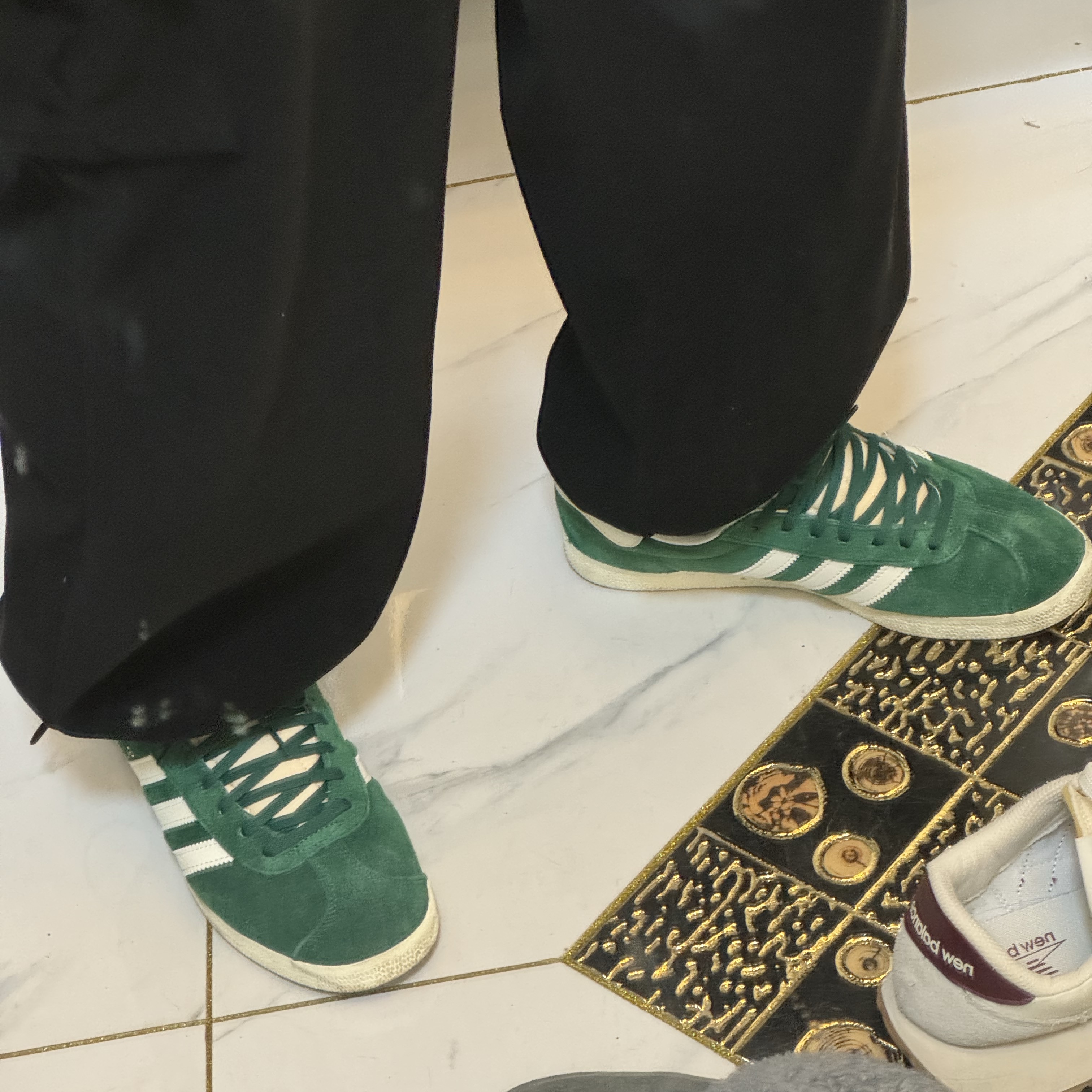 Adidas Gazelle Dark Green Cream White 착용 스타일