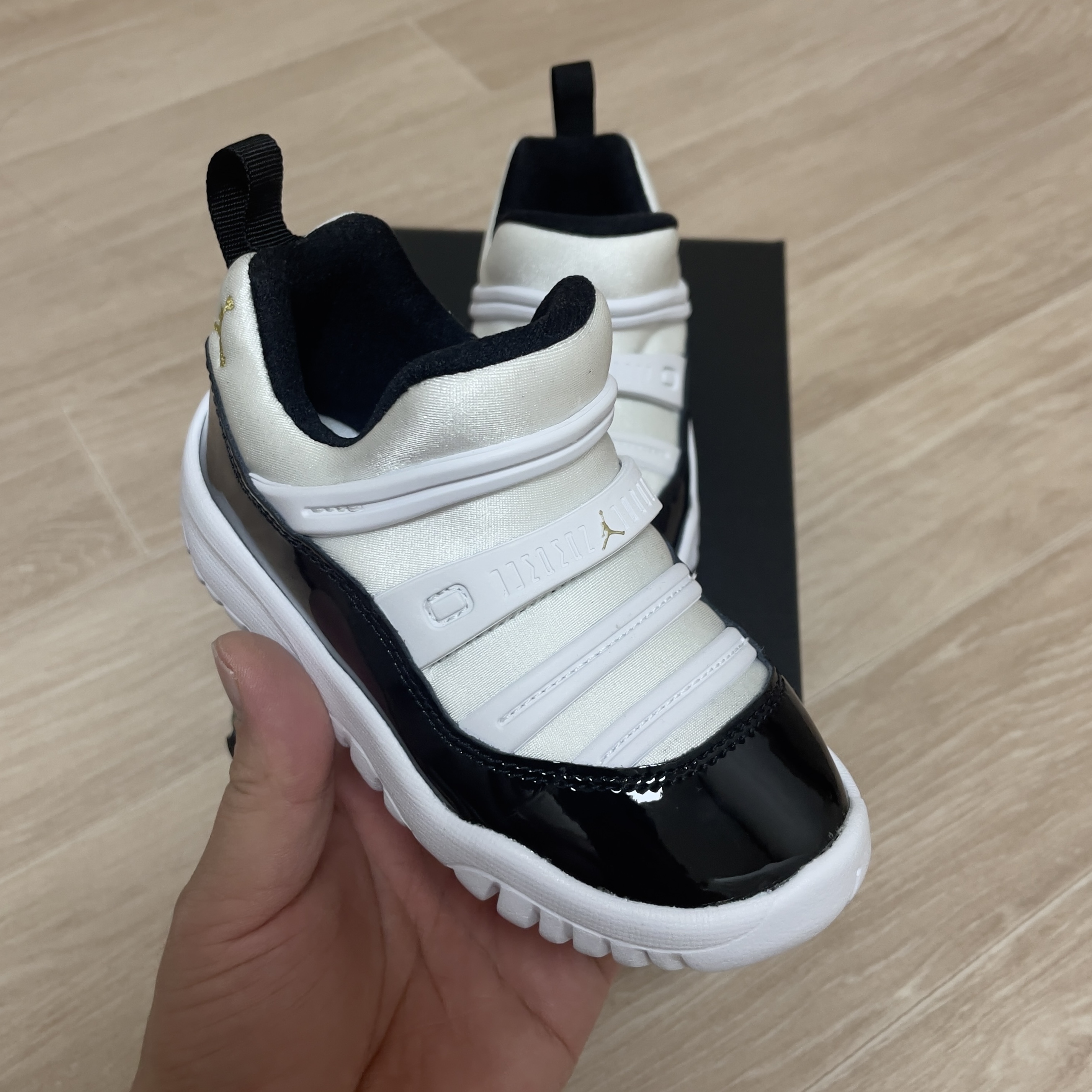 (TD) Jordan 11 Retro Little Flex Gratitude 착용 스타일