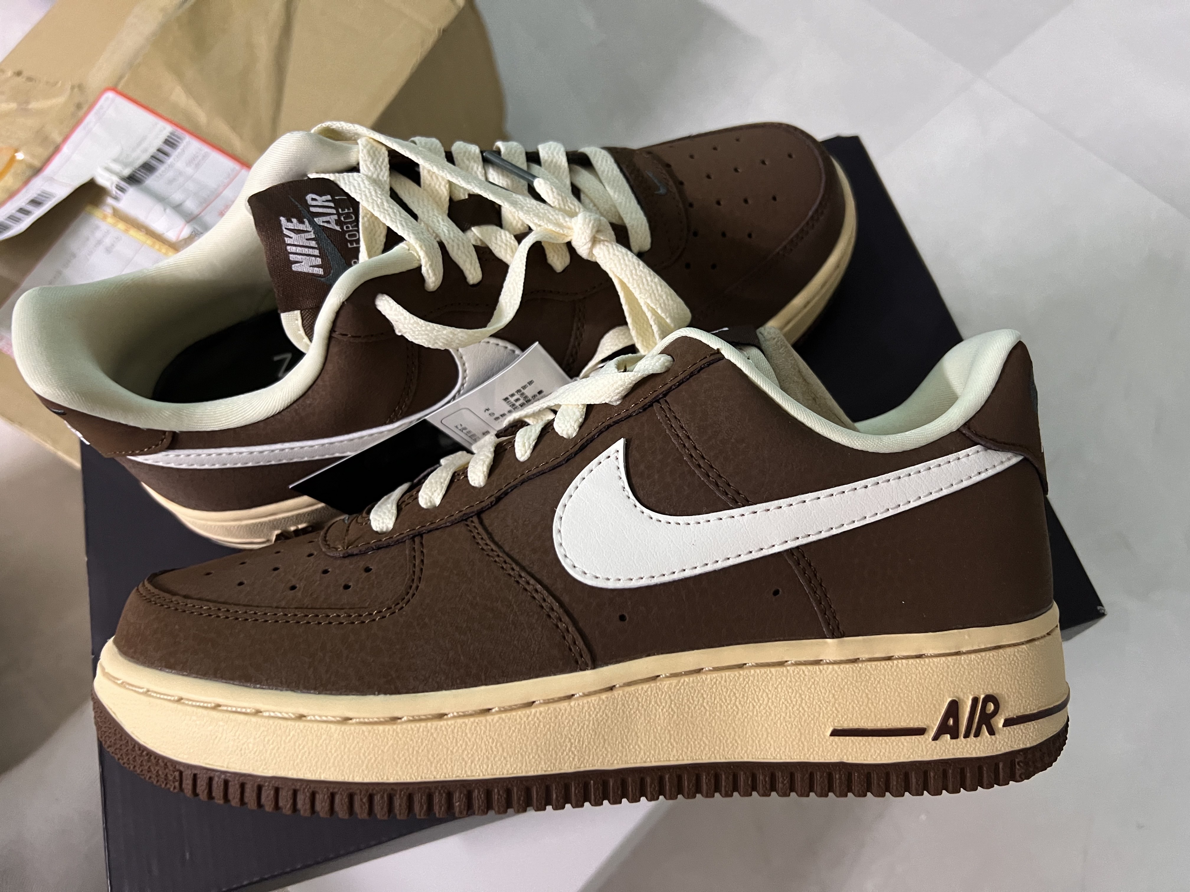 Nike Air Force 1 '07 Cacao Wow Coconut Milk 착용 스타일