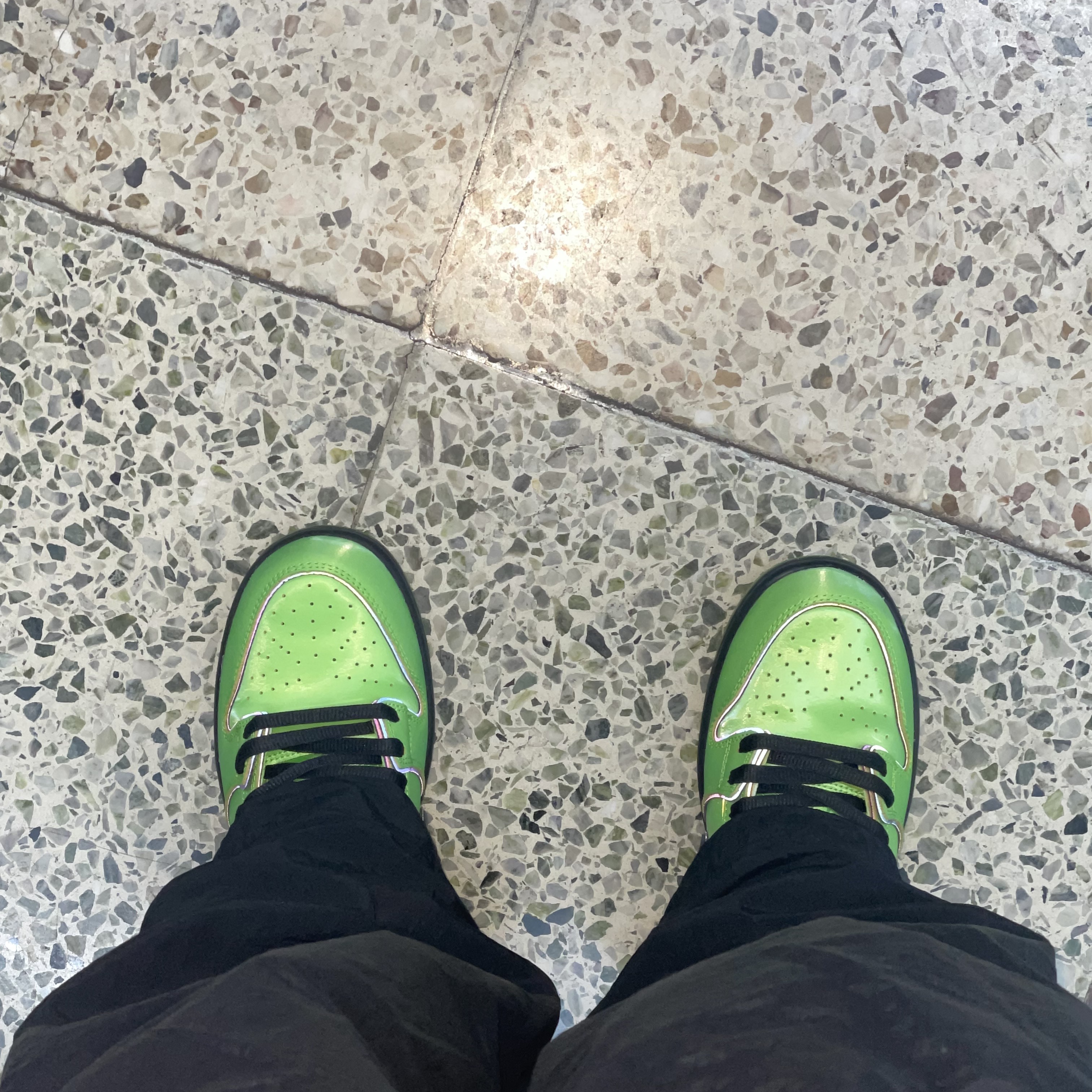 Nike x The Powerpuff Girls SB Dunk Low Pro QS Buttercup 착용 스타일 - 2