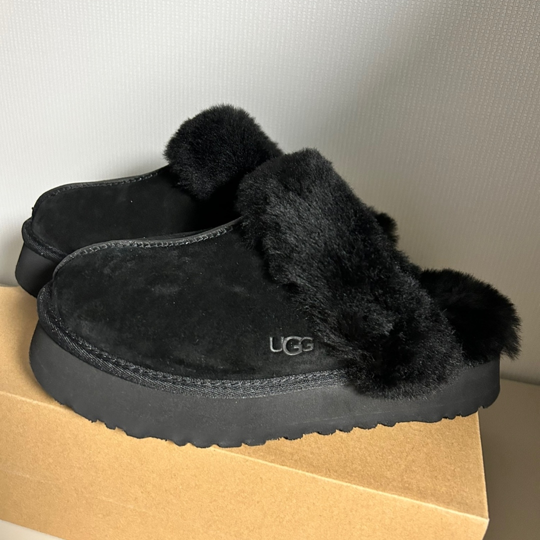 (W) UGG Disquette Slipper Black 착용 스타일 - 3