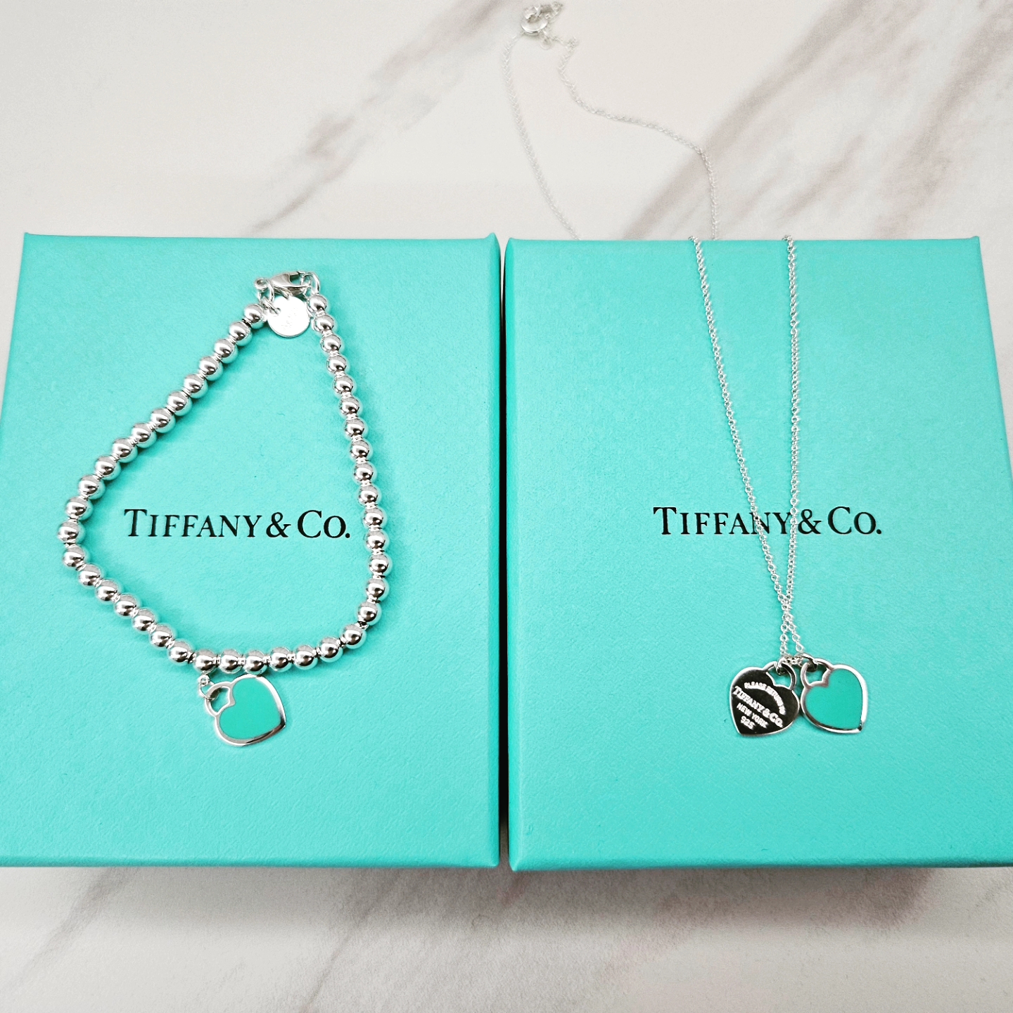 Tiffany & Co. Return To Tiffany Blue Double Heart Tag Pendant Mini Silver, Tiffany & Co. Return to Tiffany Blue Heart Tag Bead Bracelet Silver 착용 스타일 - 2
