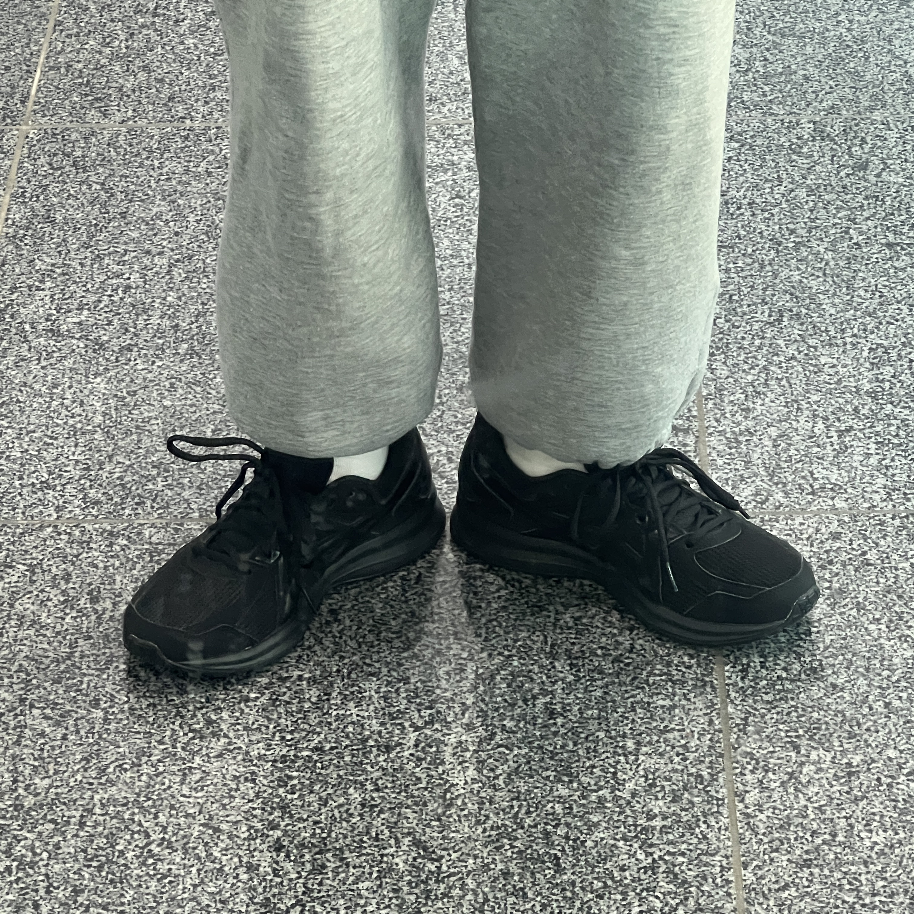 Asics Jog 100 2 Black 착용 스타일 - 2