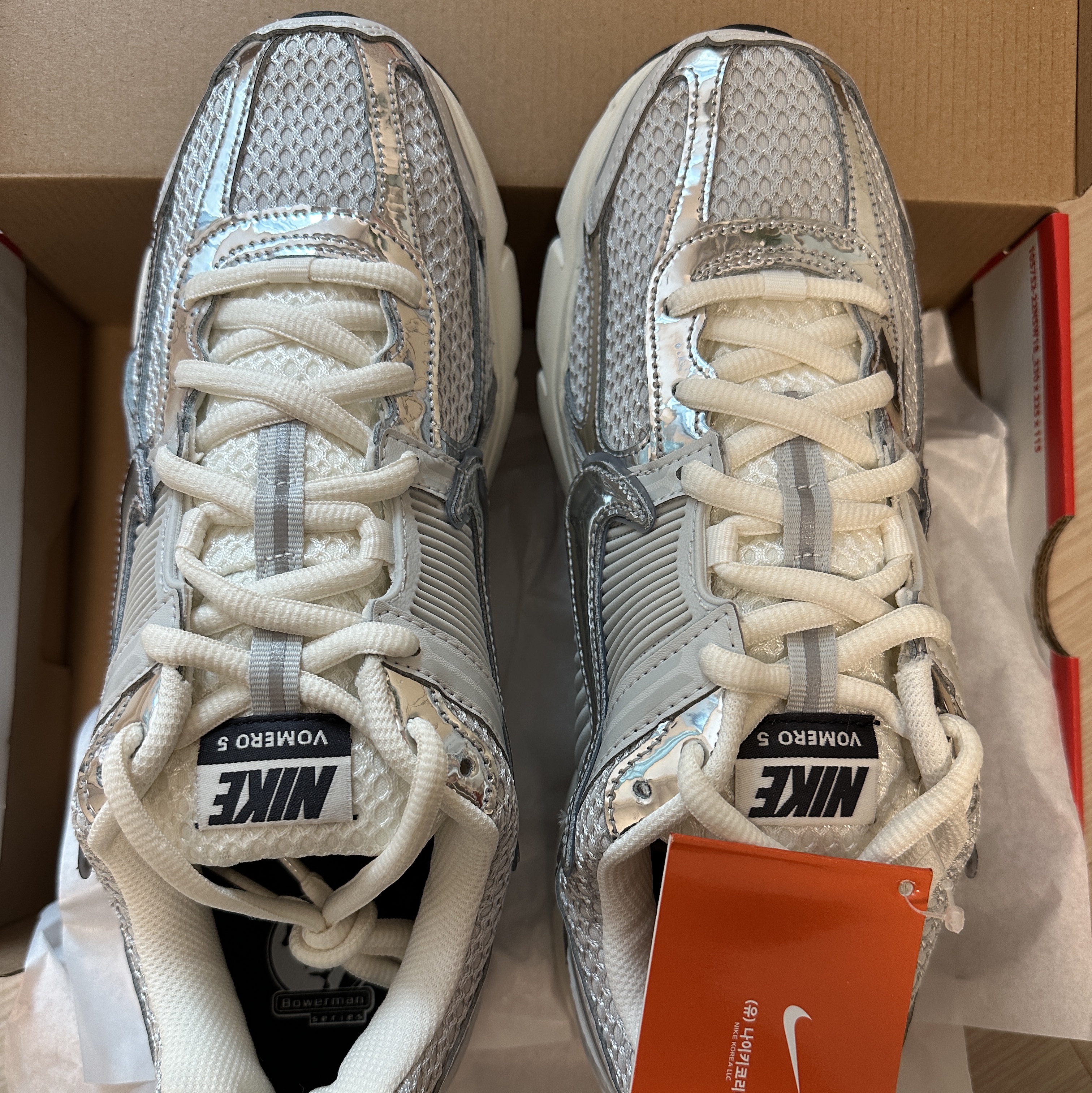 Nike Zoom Vomero 5 Photon Dust Gridiron 착용 스타일 - 2
