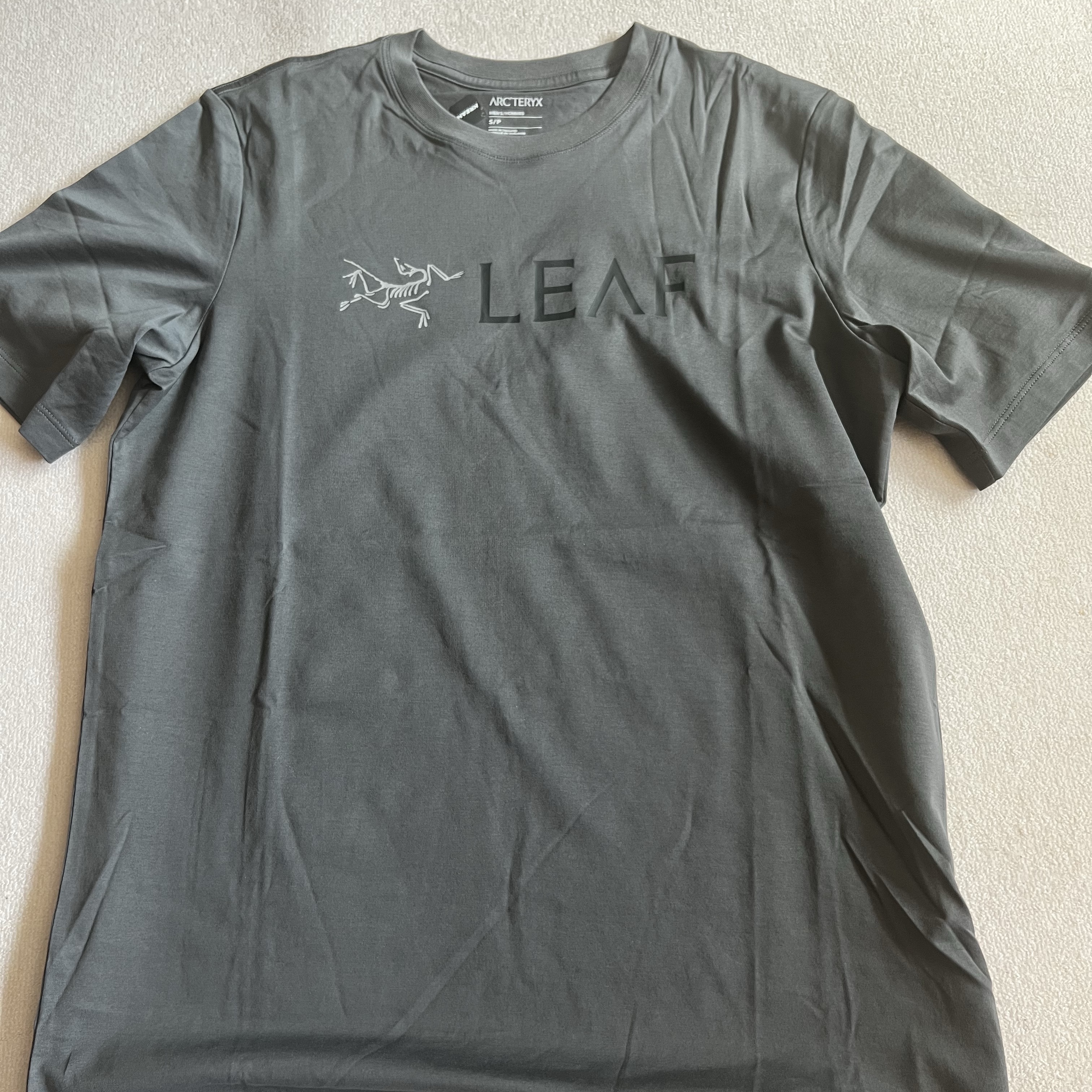 Arc'teryx Leaf Word SS T-Shirt Wolf 착용 스타일