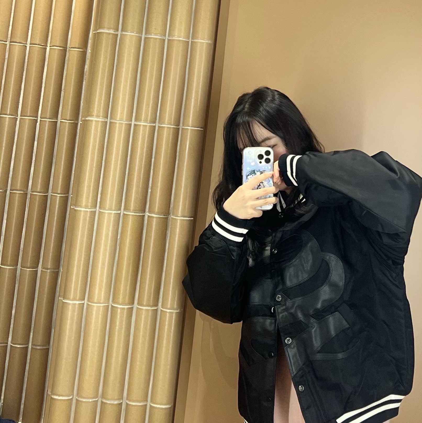 Stussy Stadium Jacket Gothic S Black 착용 스타일