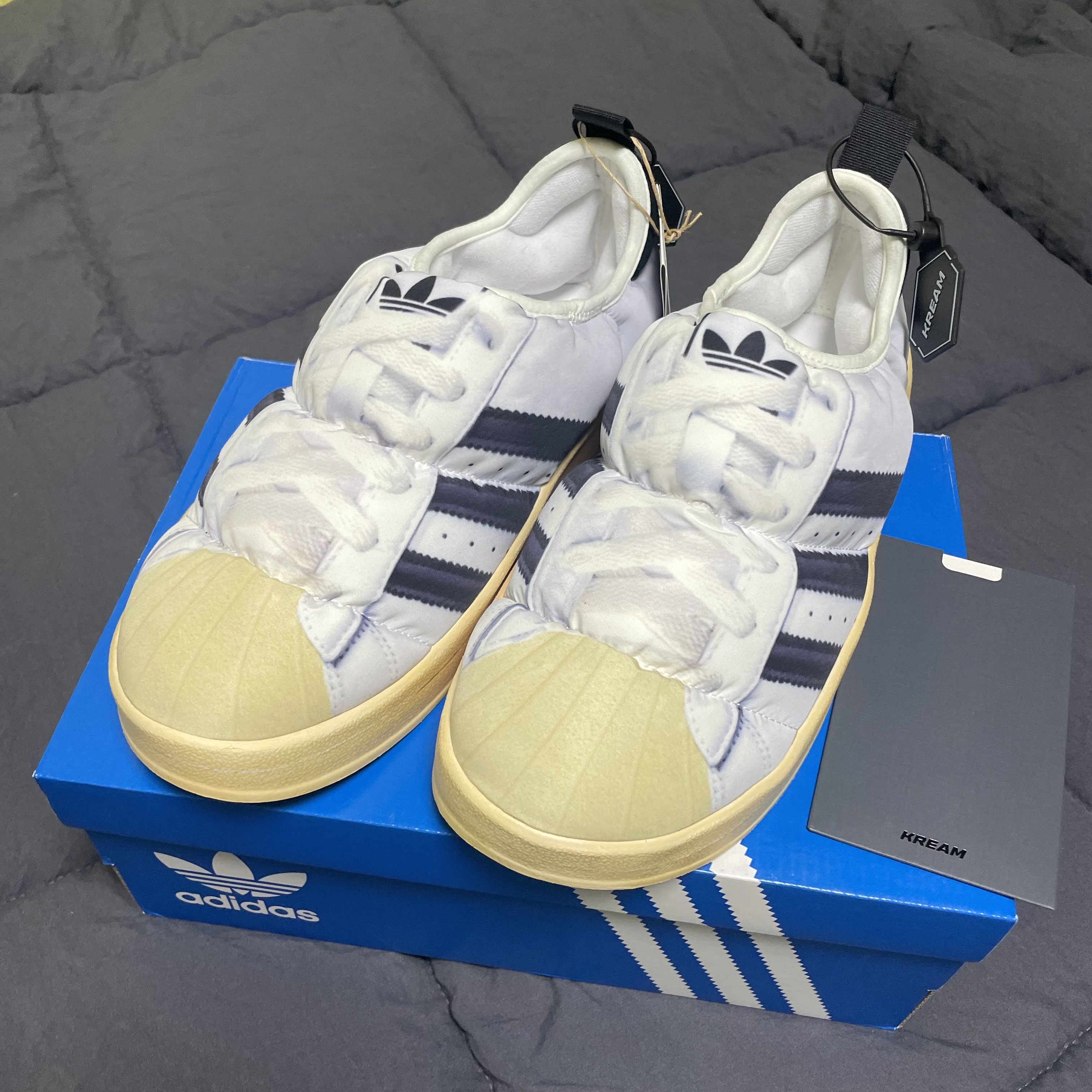 Adidas Puffylette Superstar Cloud White 착용 스타일 - 2