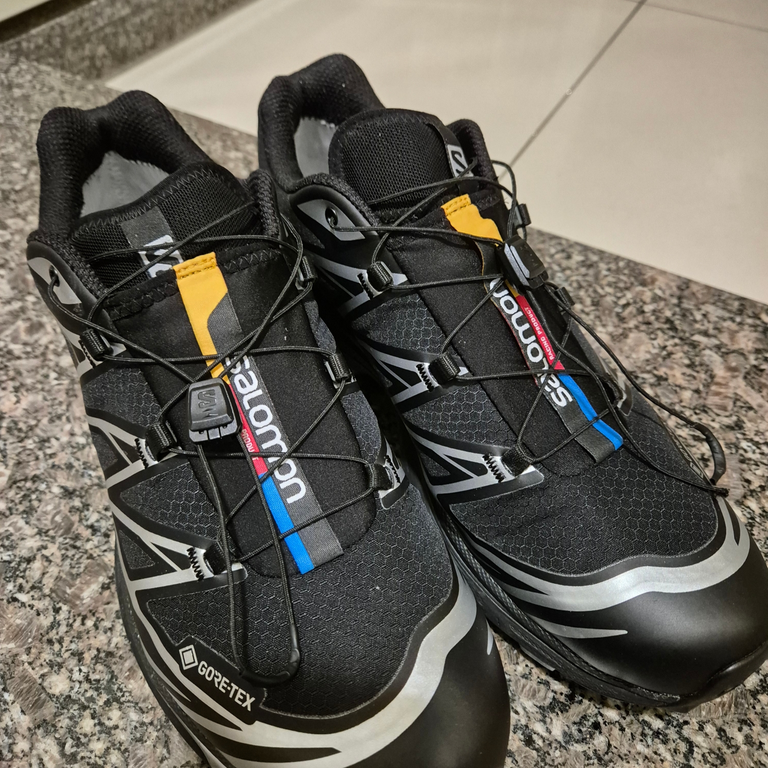 Salomon XT-6 GTX Black Silver 착용 스타일