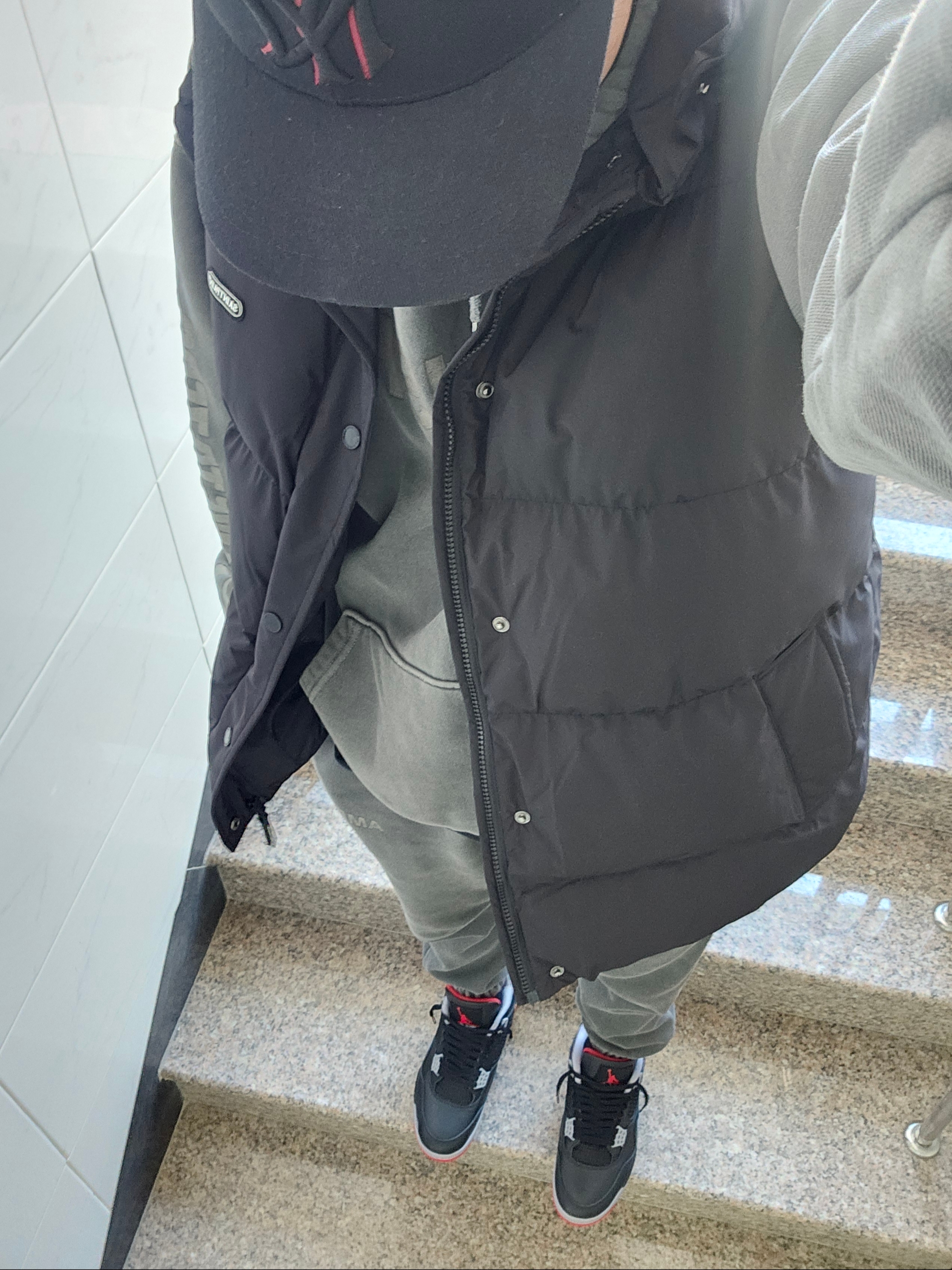 Jordan 4 Retro Bred Reimagined 착용 스타일