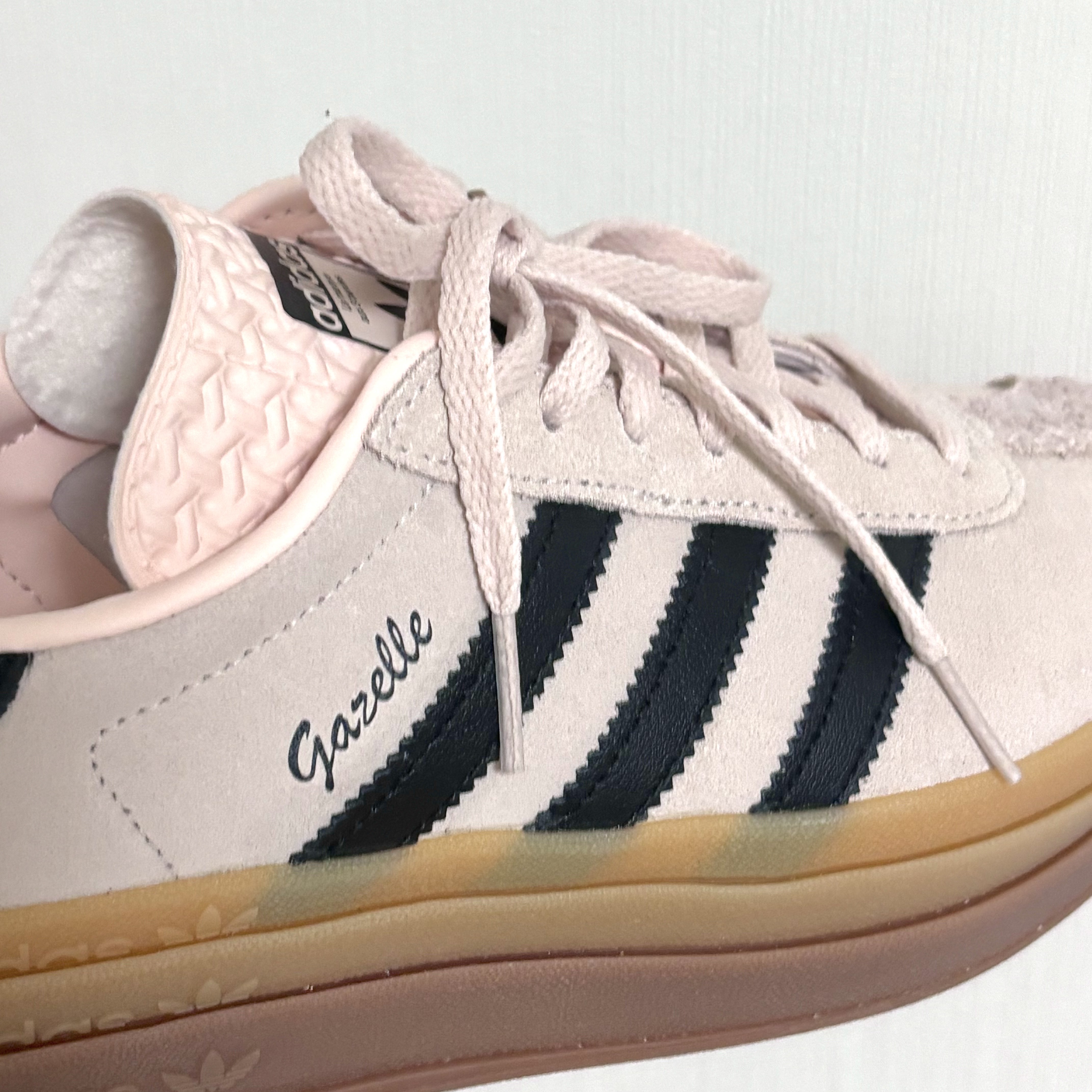 (W) Adidas Gazelle Bold Wonder Quartz Core Black 착용 스타일