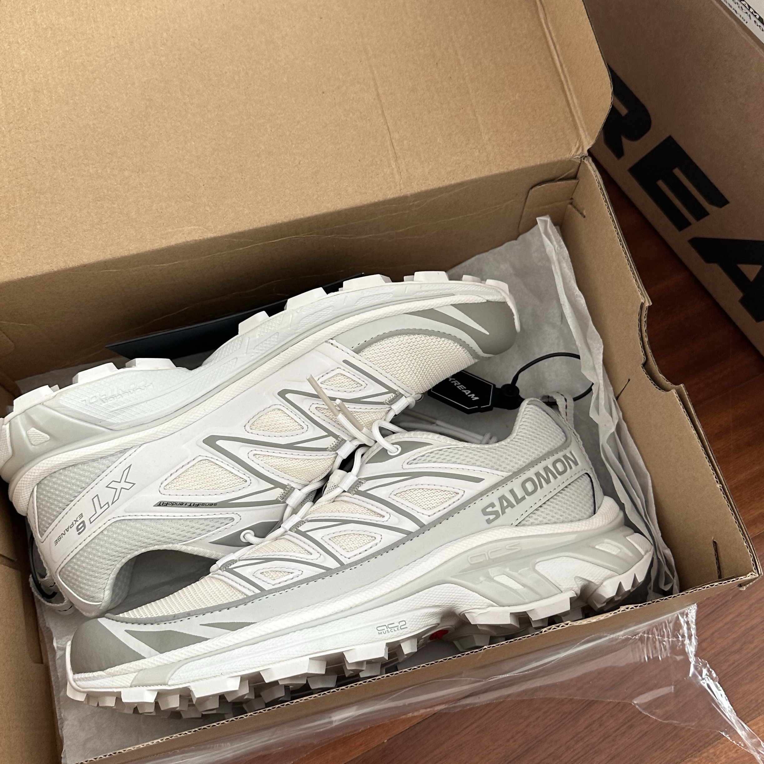 Salomon XT-6 Expanse Vanilla Ice White 착용 스타일