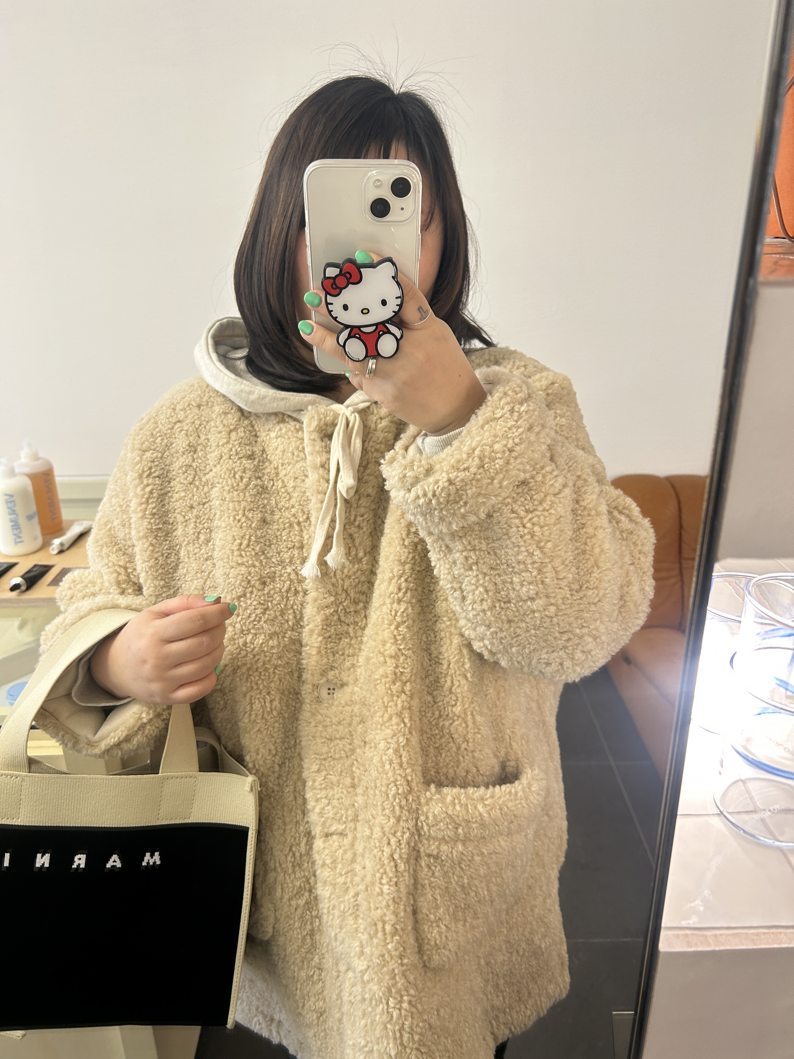 Marni Jacquard Small Shopping Bag Black Silk White 착용 스타일