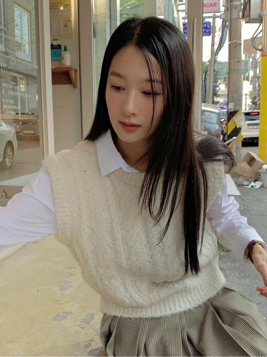(W) Ganni Cotton Rope Vest Multicolour, Wooyoungmi Hairy Knit Vest Gray - 23FW 착용 스타일 - 4