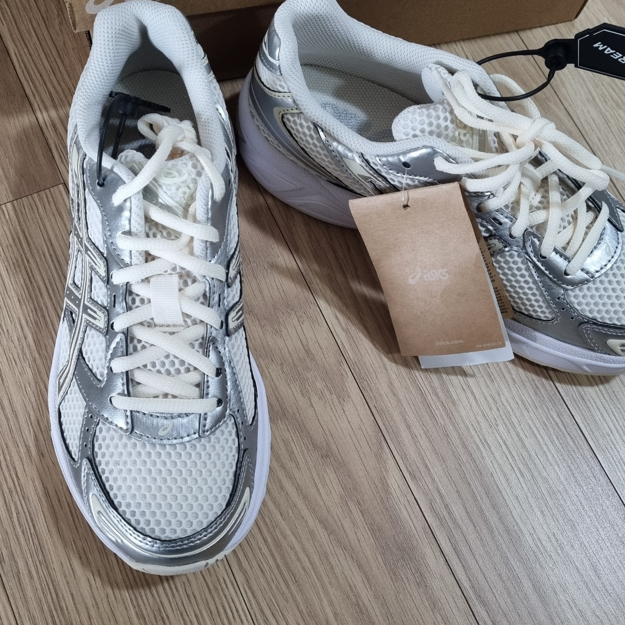 (W) Asics Gel-1130 Cream Pure Silver 착용 스타일