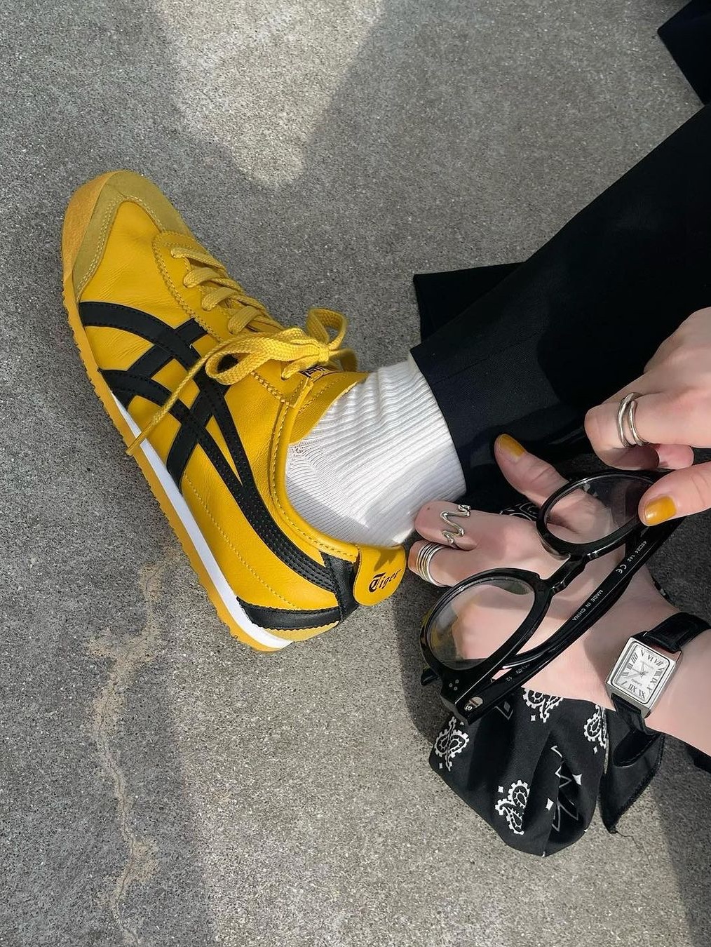 Onitsuka Tiger Mexico 66 Yellow Black, Onitsuka Tiger Mexico 66 SD Birch Metropolis 착용 스타일 - 2