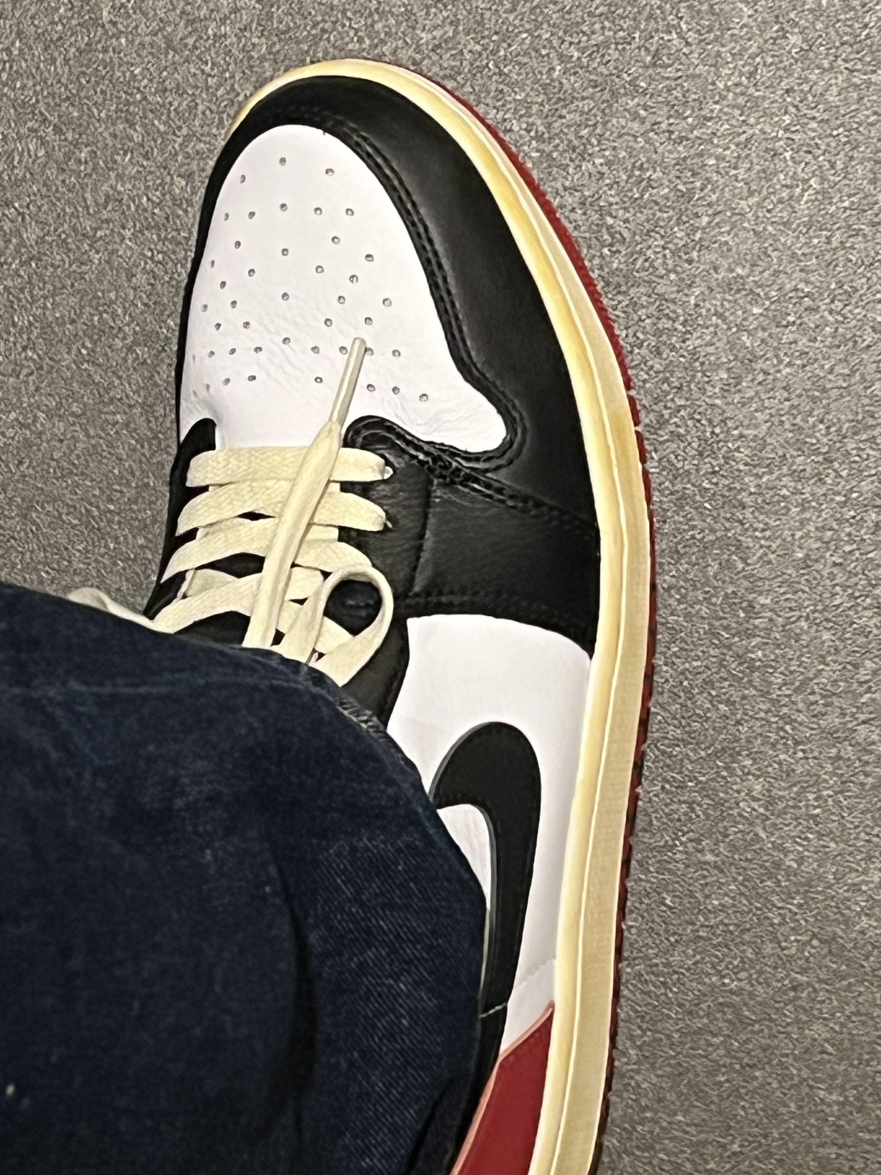 Jordan 1 Retro Low OG Black Toe 착용 스타일