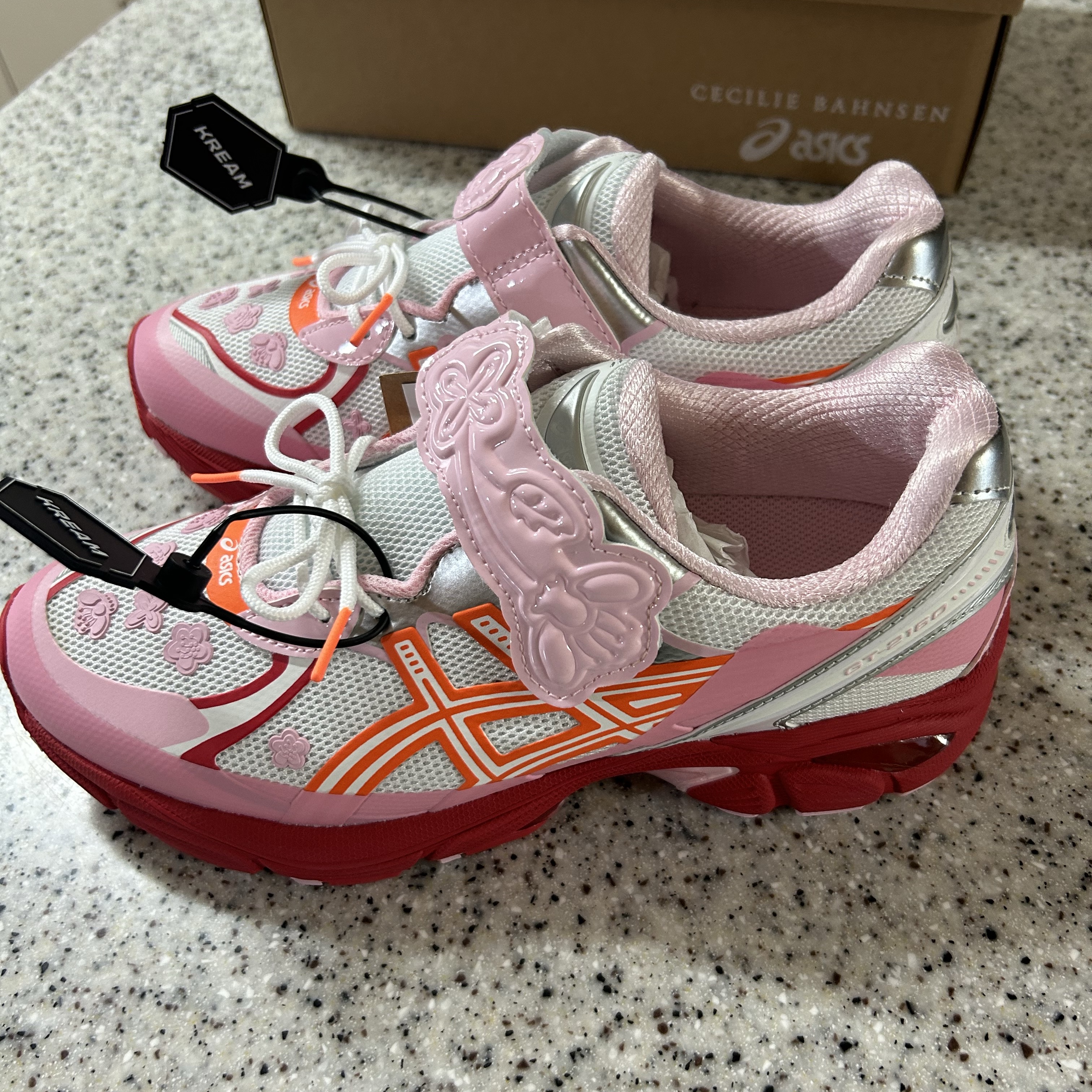 Asics x Cecilie Bahnsen GT-2160 White Habanero 착용 스타일