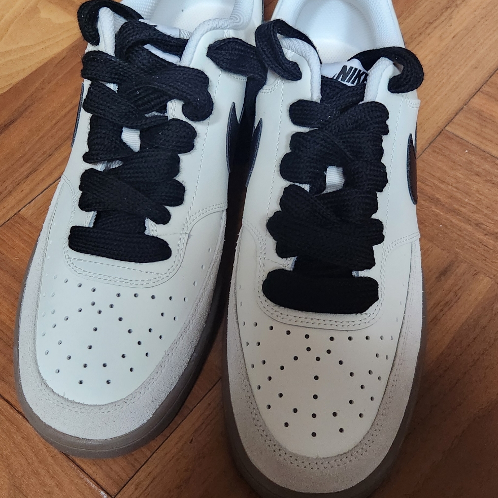 Nike Court Vision Low Sail Light Orewood Brown 착용 스타일 - 1