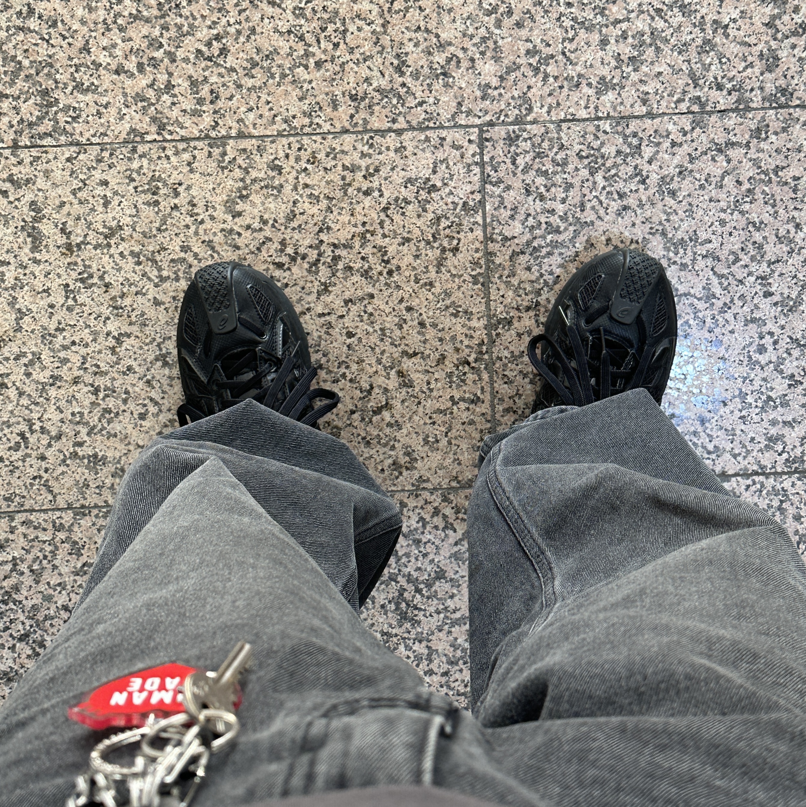 Human Made Heart Keyring Red, Asics x Kiko Kostadinov Gel-Kiril Black 착용 스타일