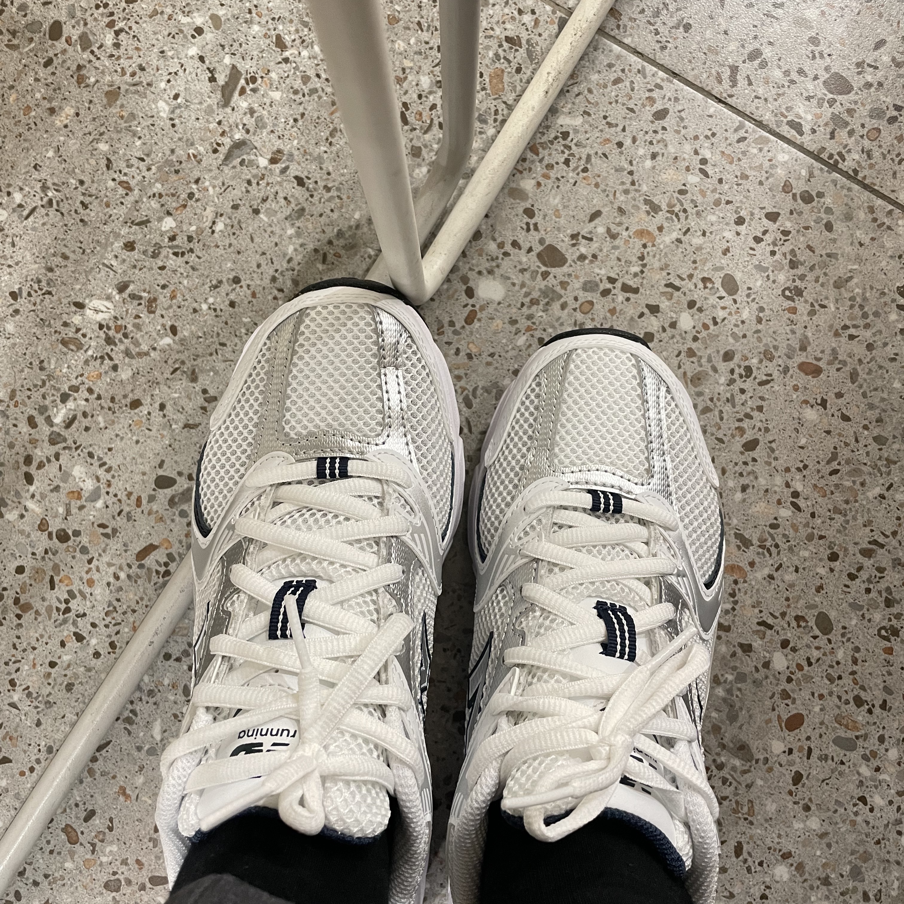 New Balance 530 White 착용 스타일