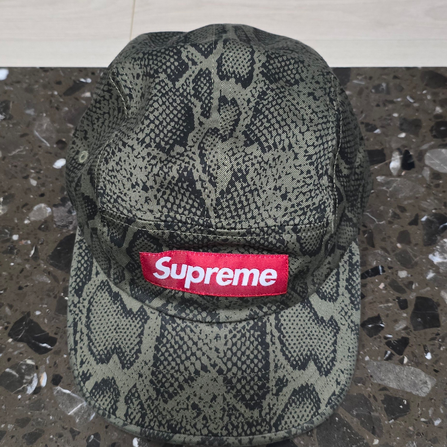 Supreme Washed Chino Twill Camp Cap Snake - 24SS 착용 스타일 - 1