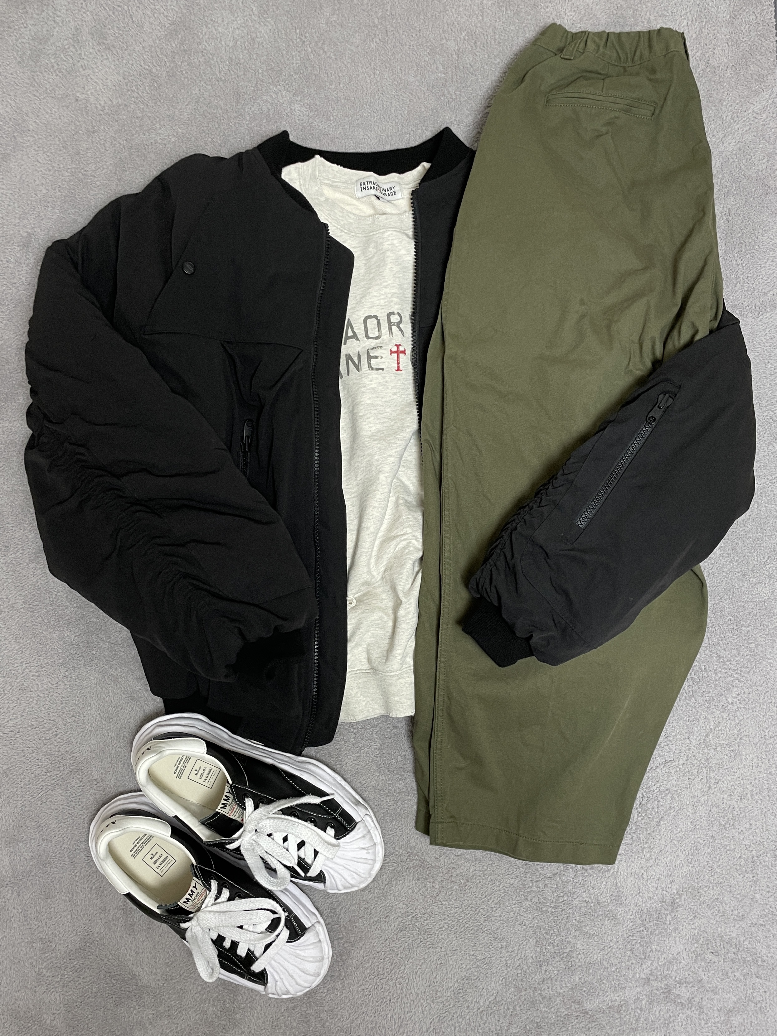 Maison Mihara Yasuhiro Blakey OG Sole Leather Low-top Sneakers Black 착용 스타일 - 4